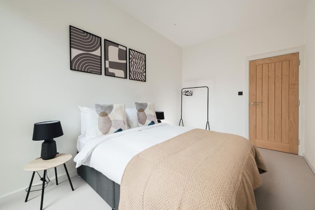 Modern & Bright Luxury London Apartment in Honor Oak