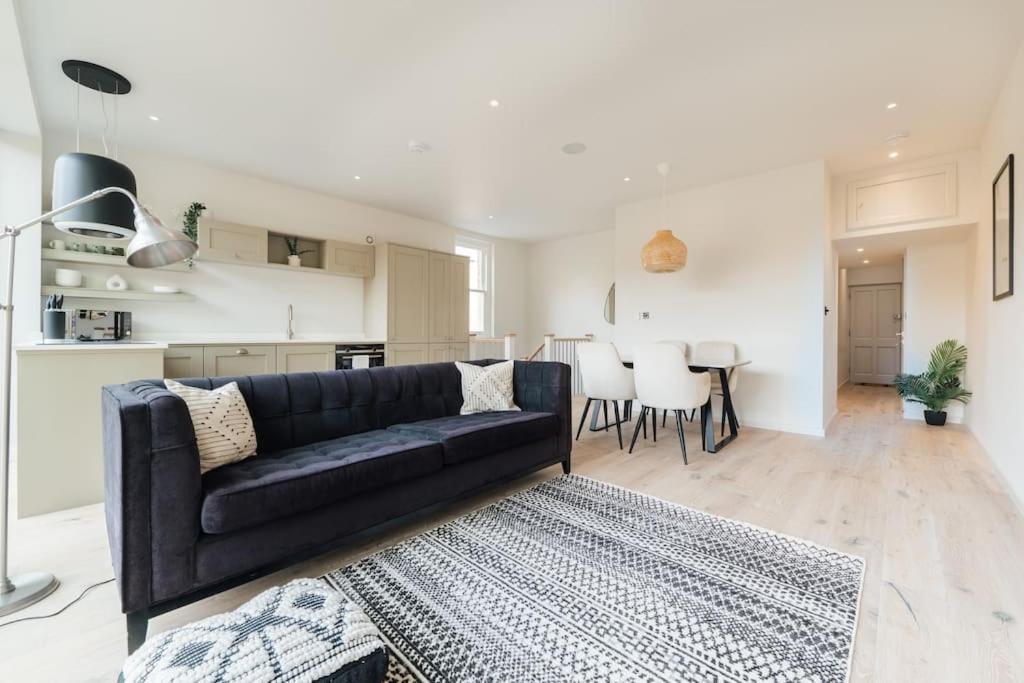 Modern & Bright Luxury London Apartment in Honor Oak