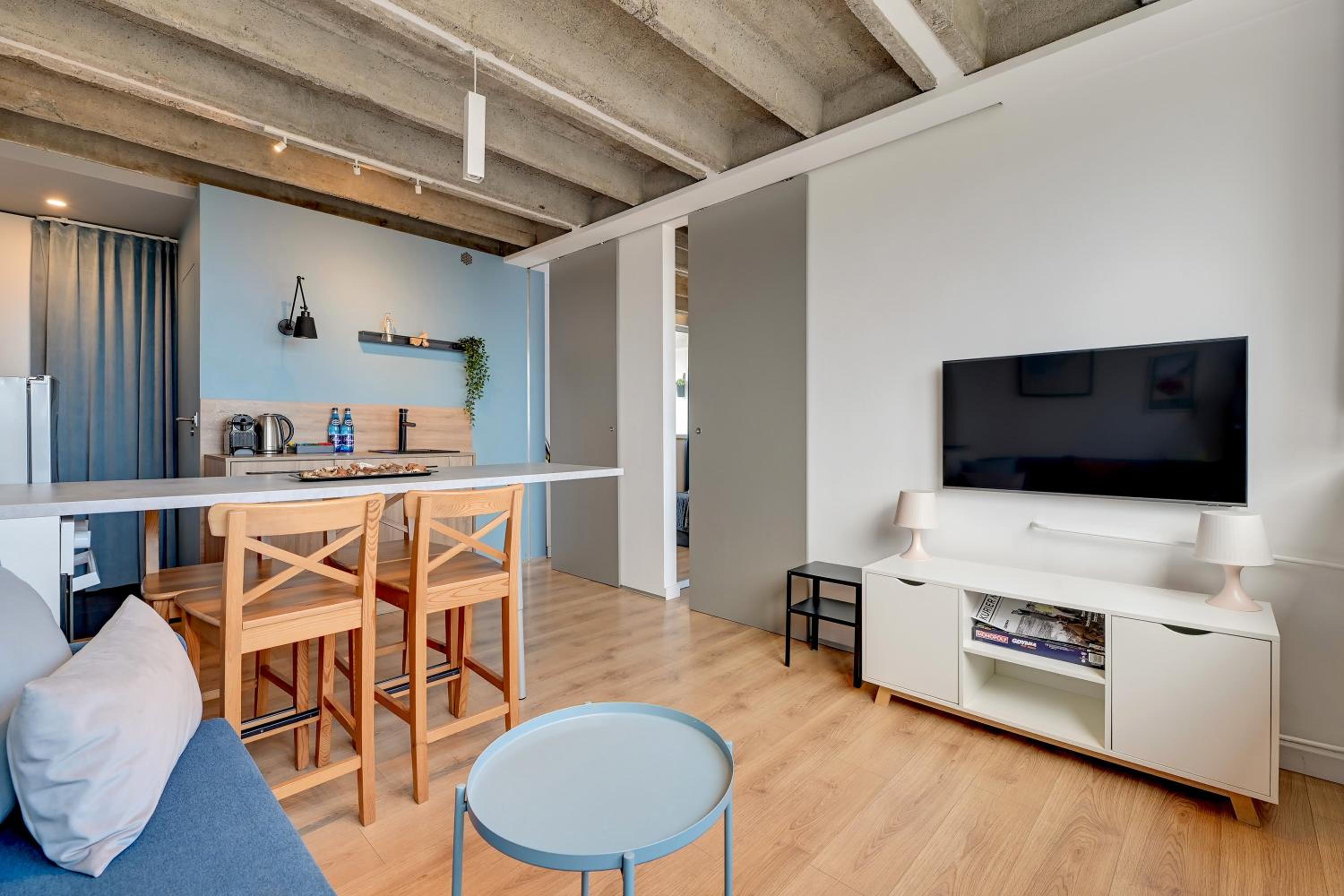 Gdynia z widokiem na morze by Downtown Apartments
