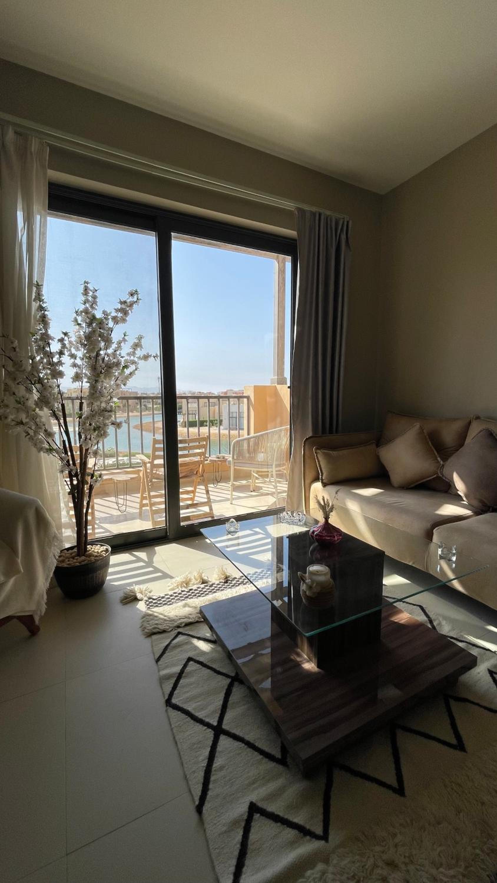 Sunsets on the Lagoon: 2BR Rooftop Apt In El Gouna view 3