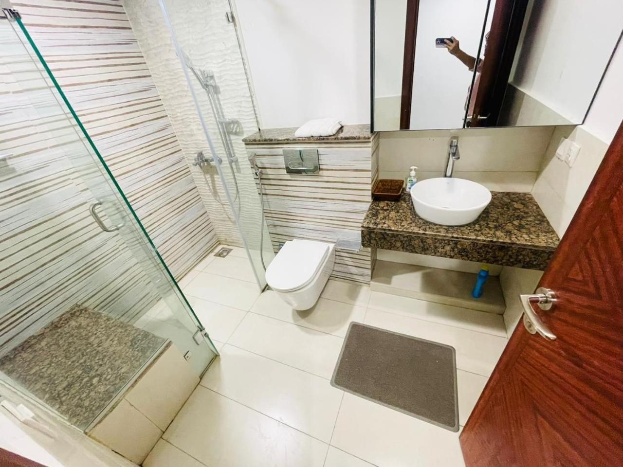 One Bed Appartment in GoldCrest Mall and residency DHA Lahore view 3