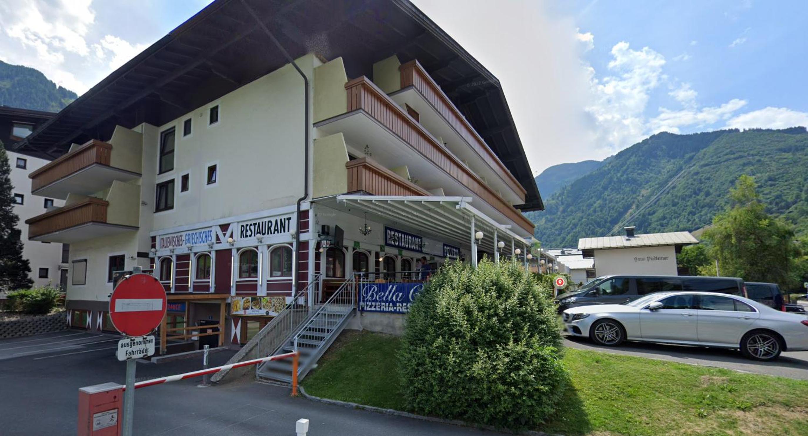 Kaprun Mountain Studio near Ski Bus - Walk Everywhere - Central Location
