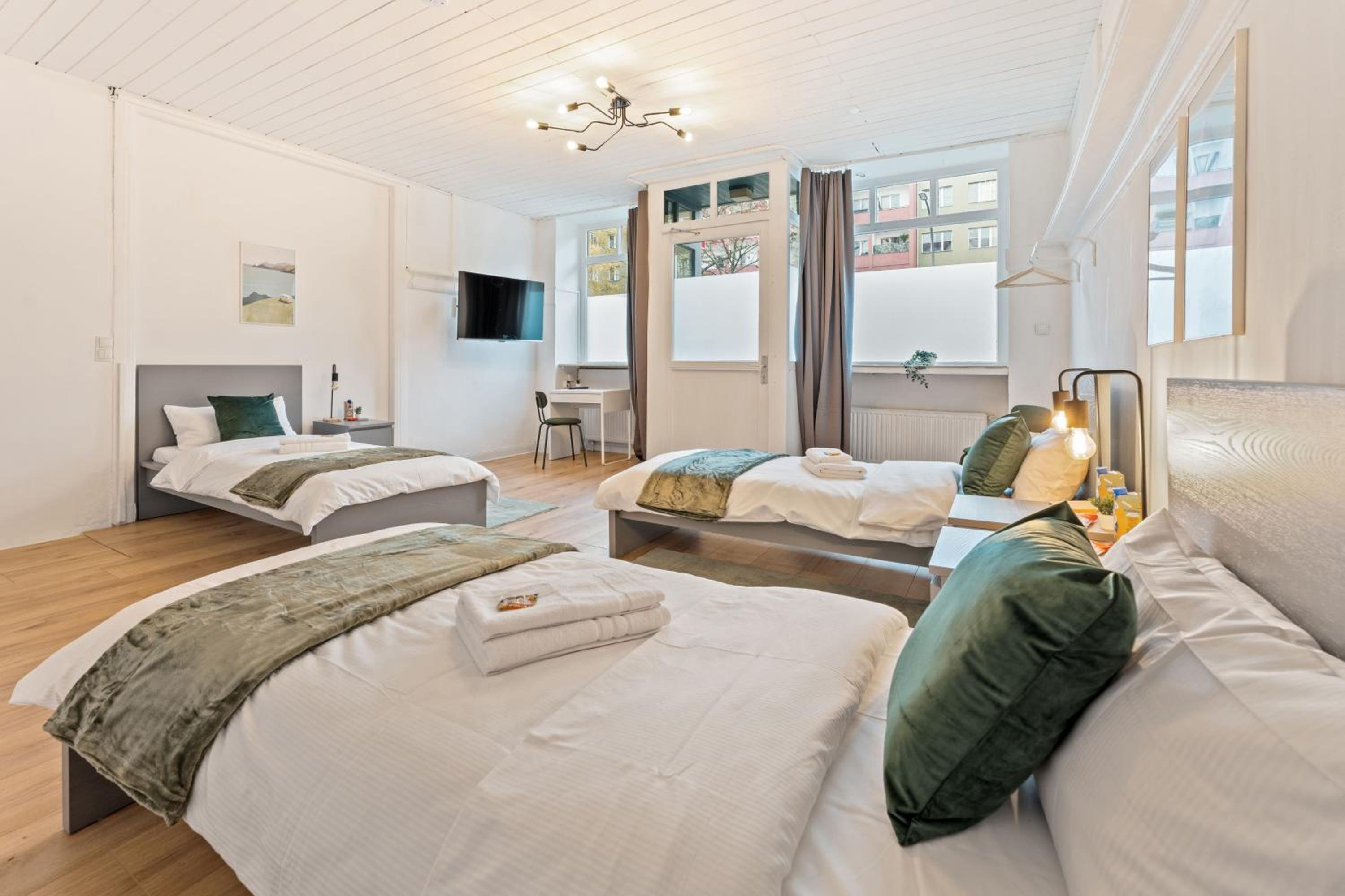 Neues zentrales Apartment,10 Betten,vollmöbliert, Wifi