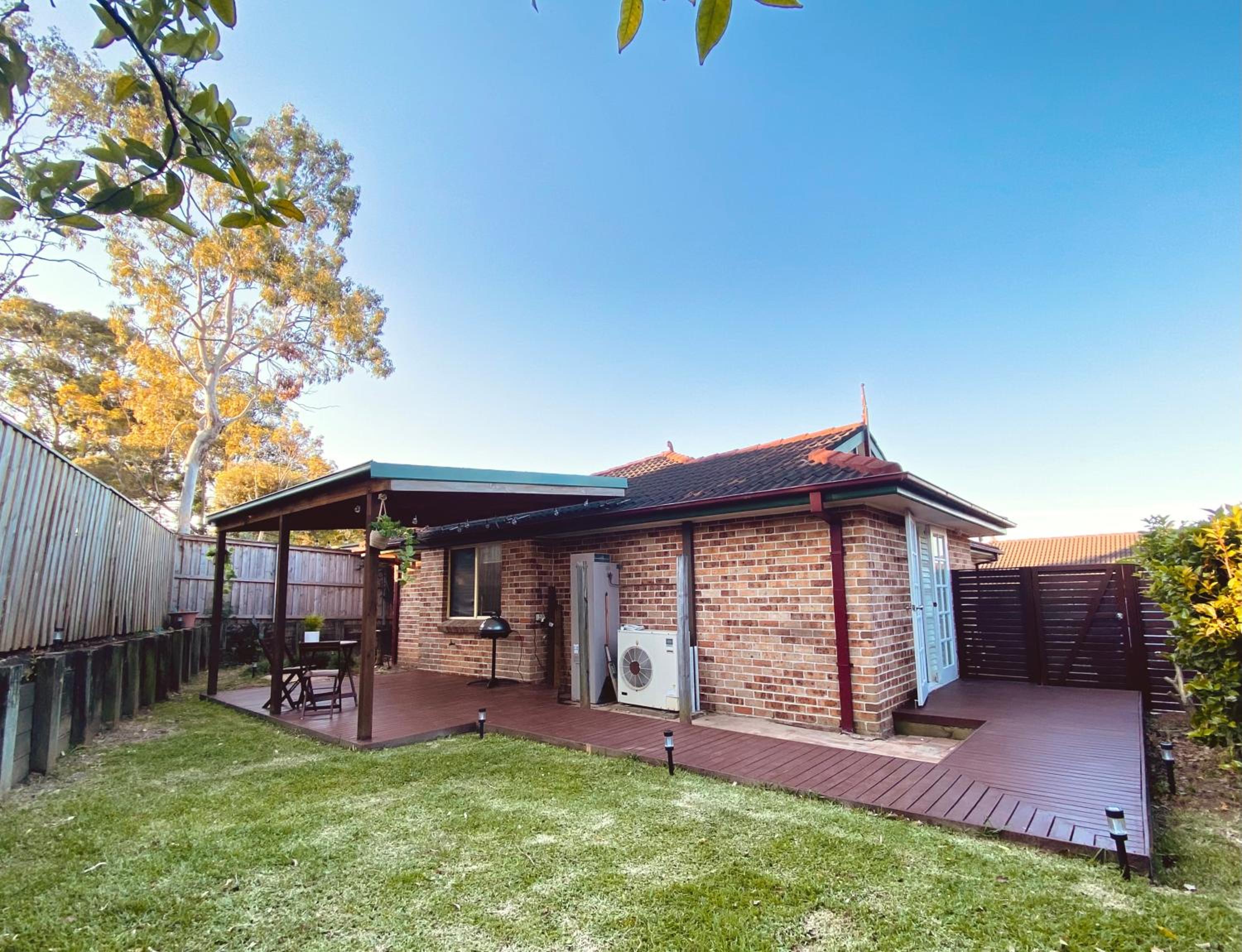 Cosy 3BR House, 7 mins drive to Macquarie Centre, 5 stars on AirB&B