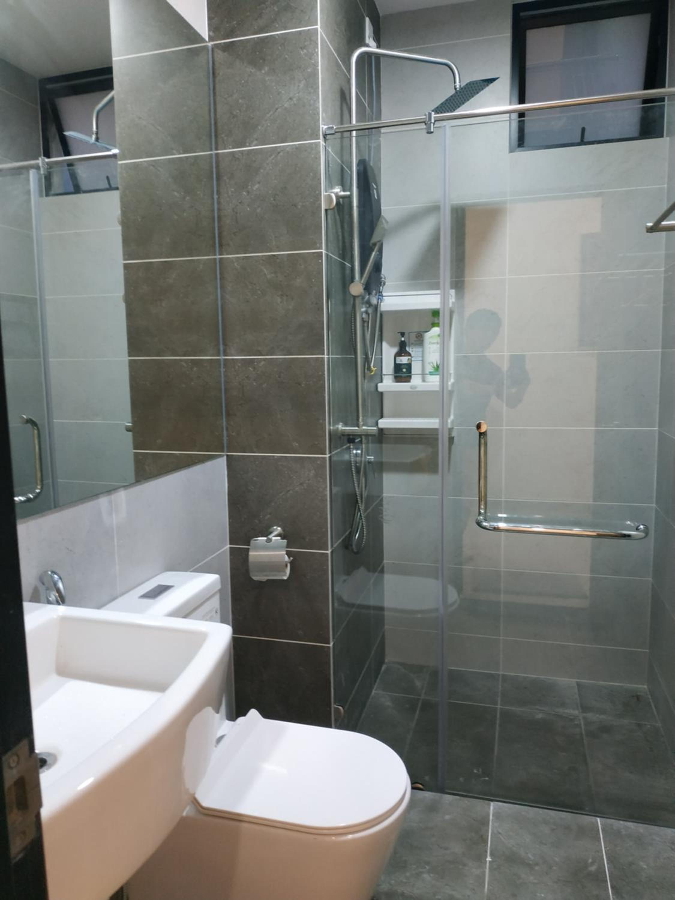 Nearest walk Johor Bahru custom Ciq by YHA