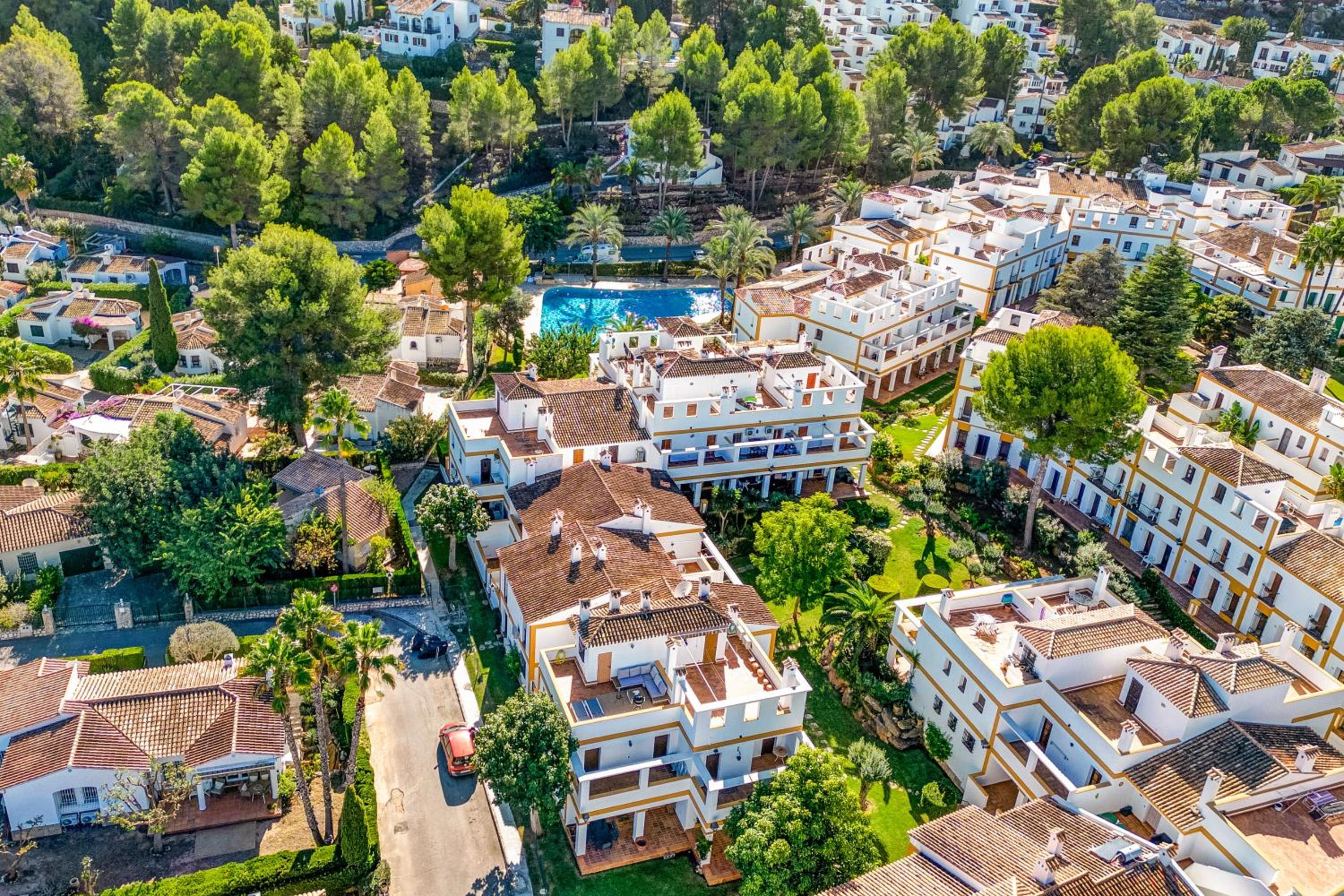 Ruhiges Eckreihenhaus mit Pool in La Sella Zarzas one Denia