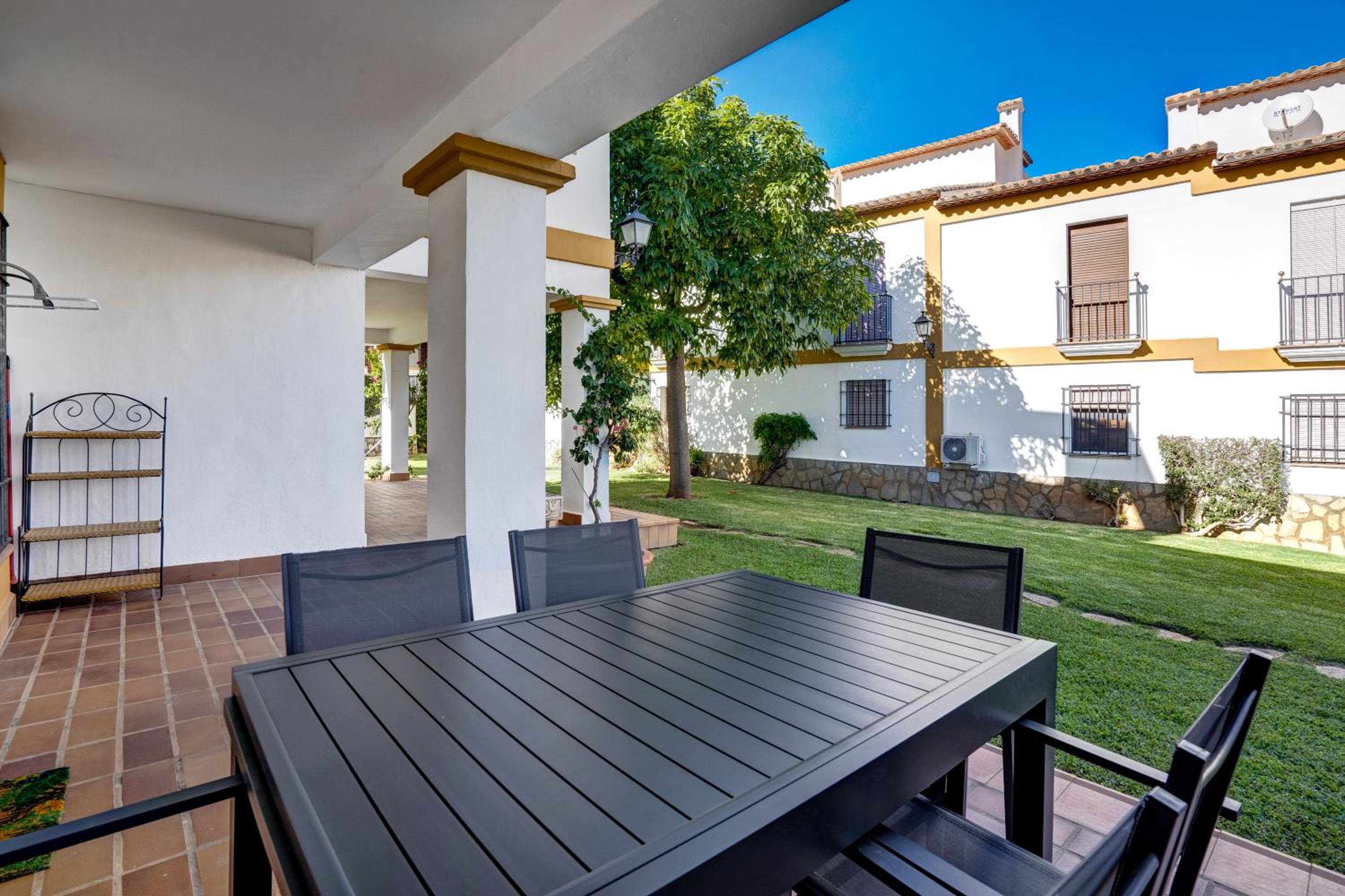 Ruhiges Eckreihenhaus mit Pool in La Sella Zarzas one Denia
