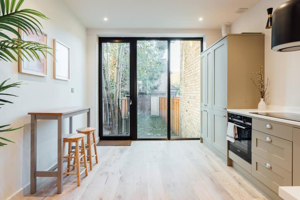 Luxurious & Modern London Apartment in Honor Oak