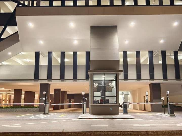 Nearest walk Johor Bahru custom Ciq by YHA