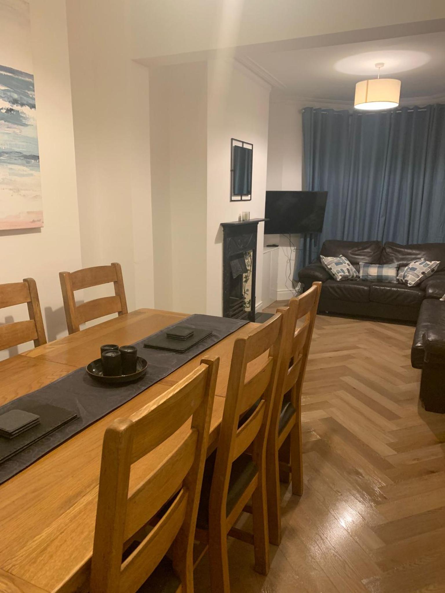 Prospect House - Elegant 4-Bed Family Escape Near Ward Park & Marina