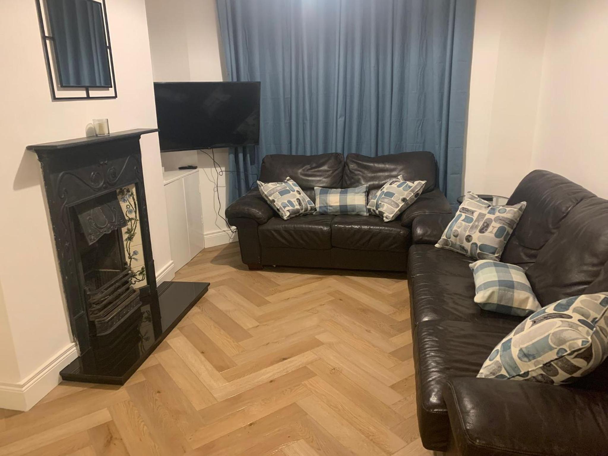 Prospect House - Elegant 4-Bed Family Escape Near Ward Park & Marina