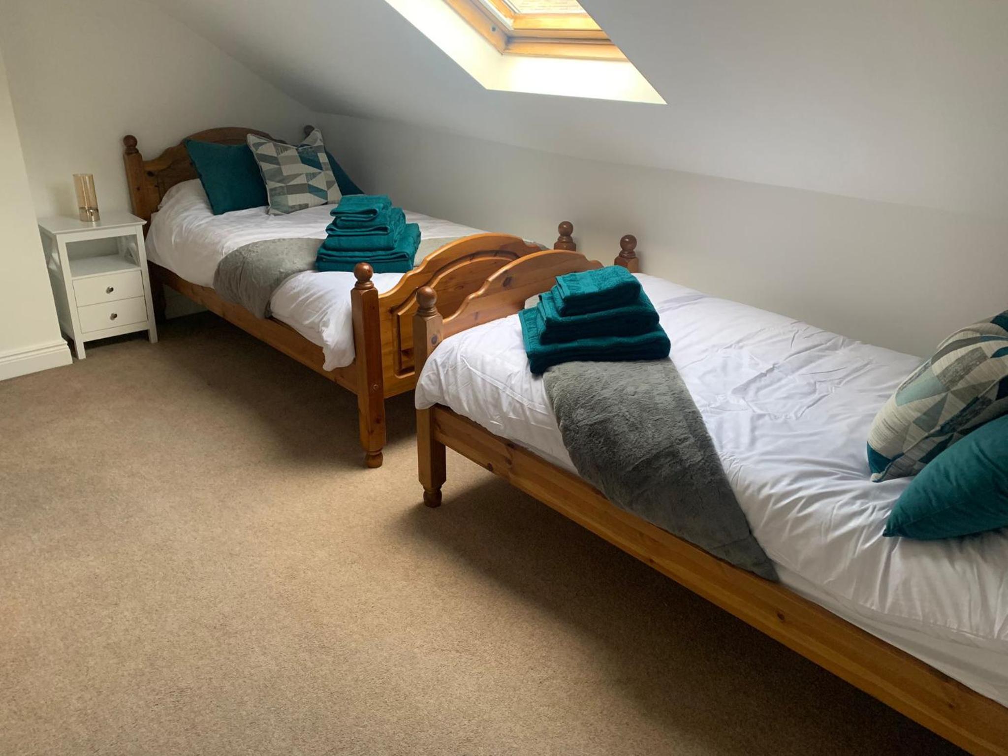 Prospect House - Elegant 4-Bed Family Escape Near Ward Park & Marina