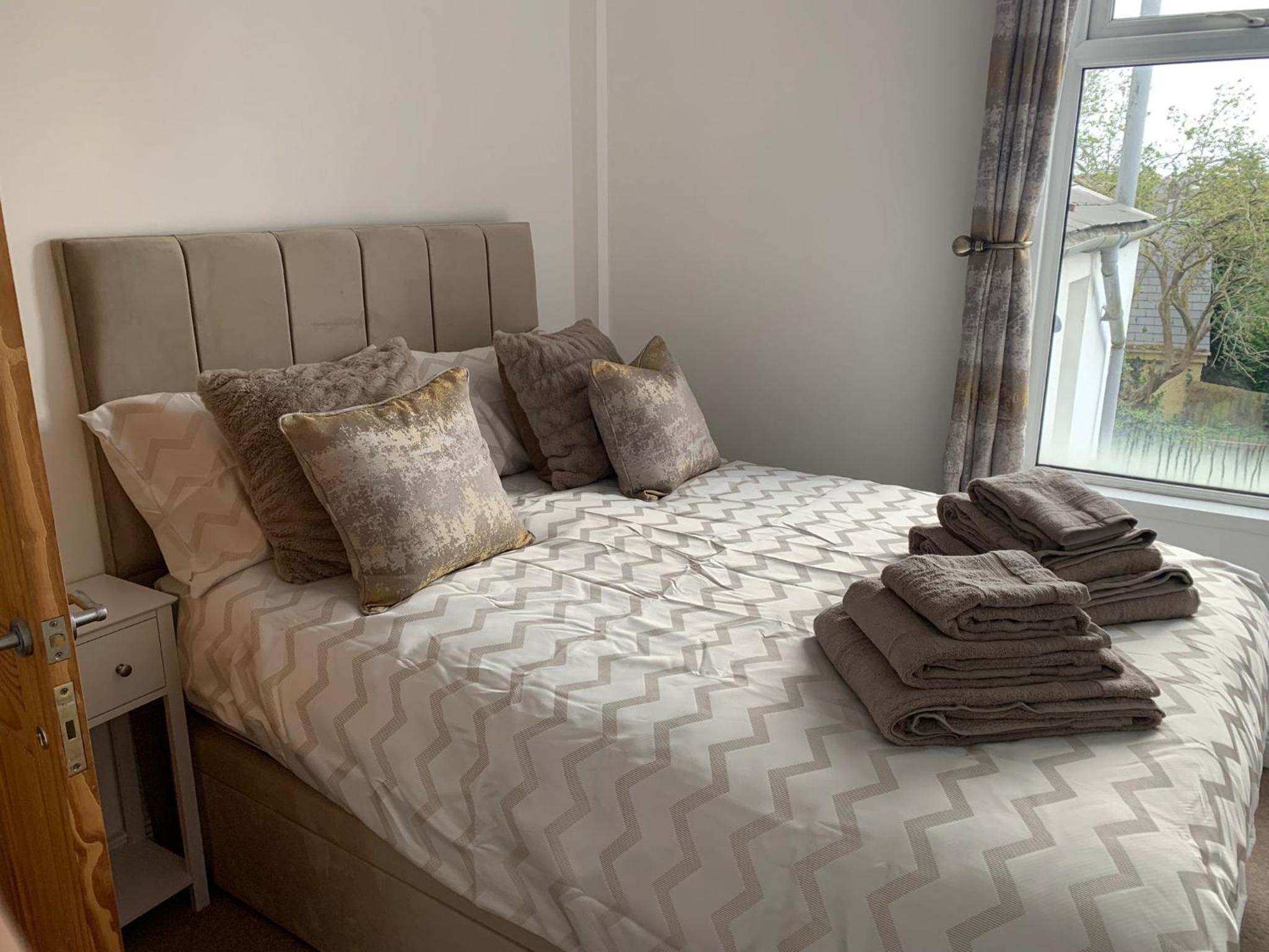 Prospect House - Elegant 4-Bed Family Escape Near Ward Park & Marina