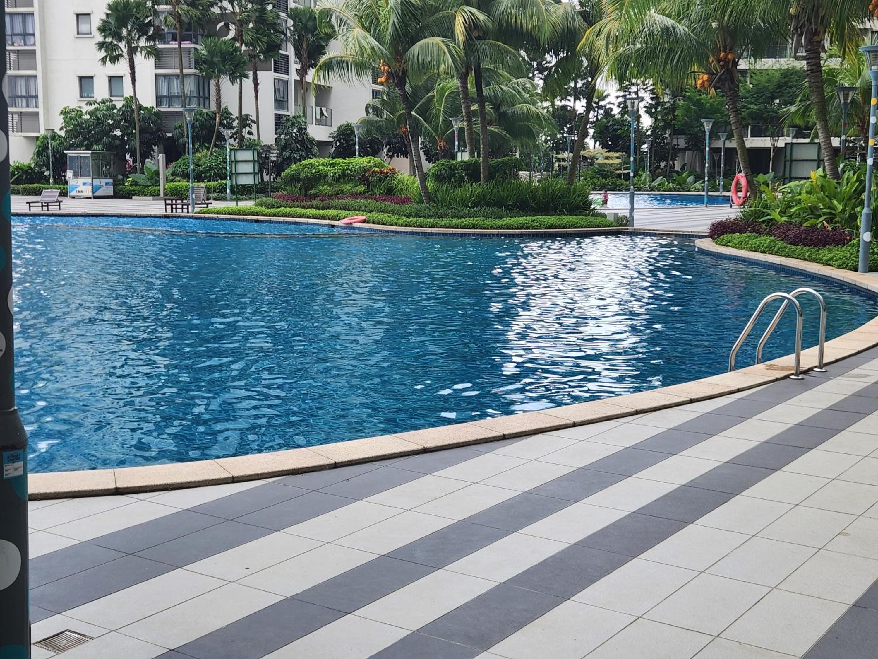 Country Garden Danga Bay 3BR Topfloor with Netflix & Astro