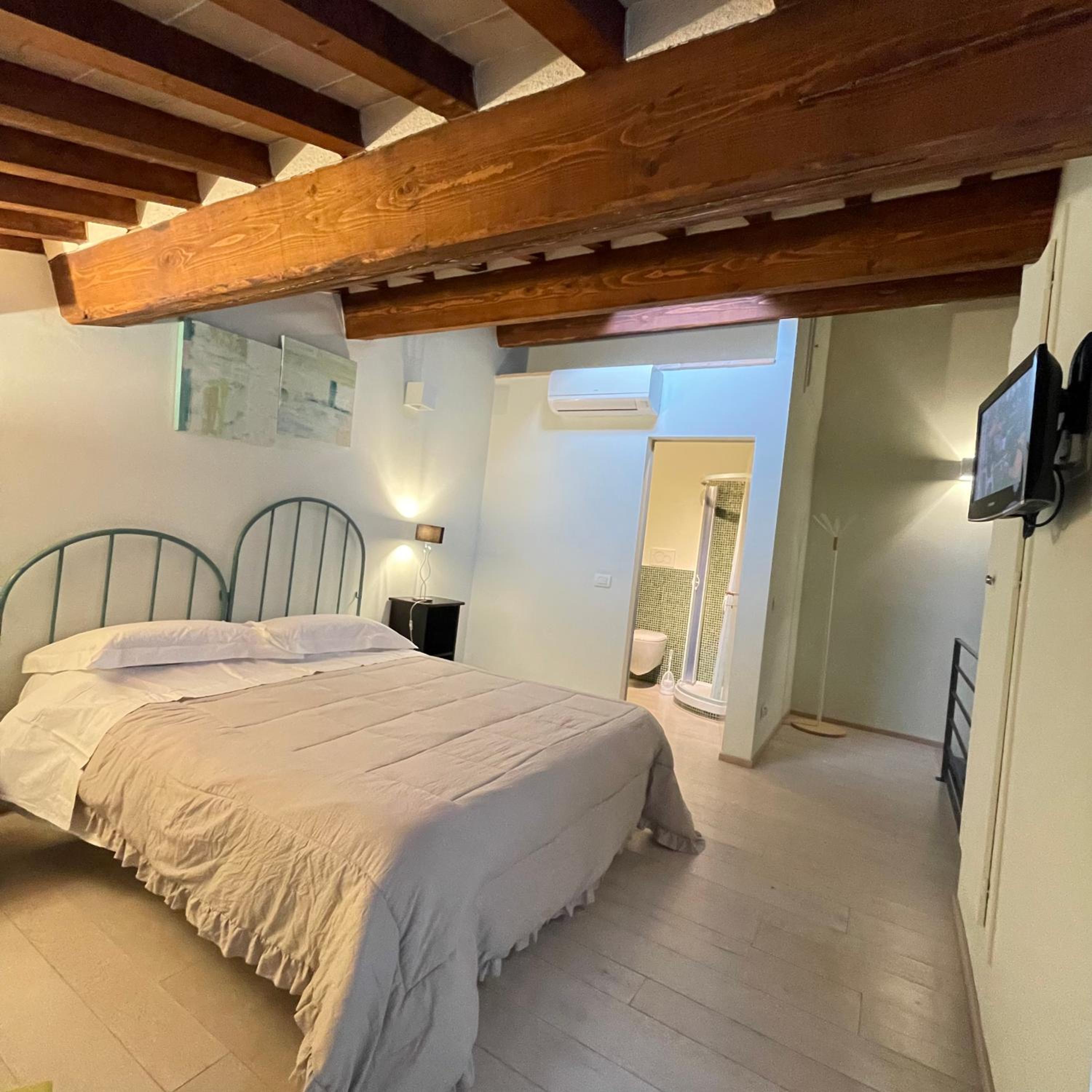 Guesthouse Via Di Gracciano - Adults Only photo 2