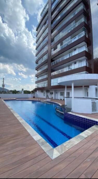 Apartamento Bertioga Centro em Home Clube view 3