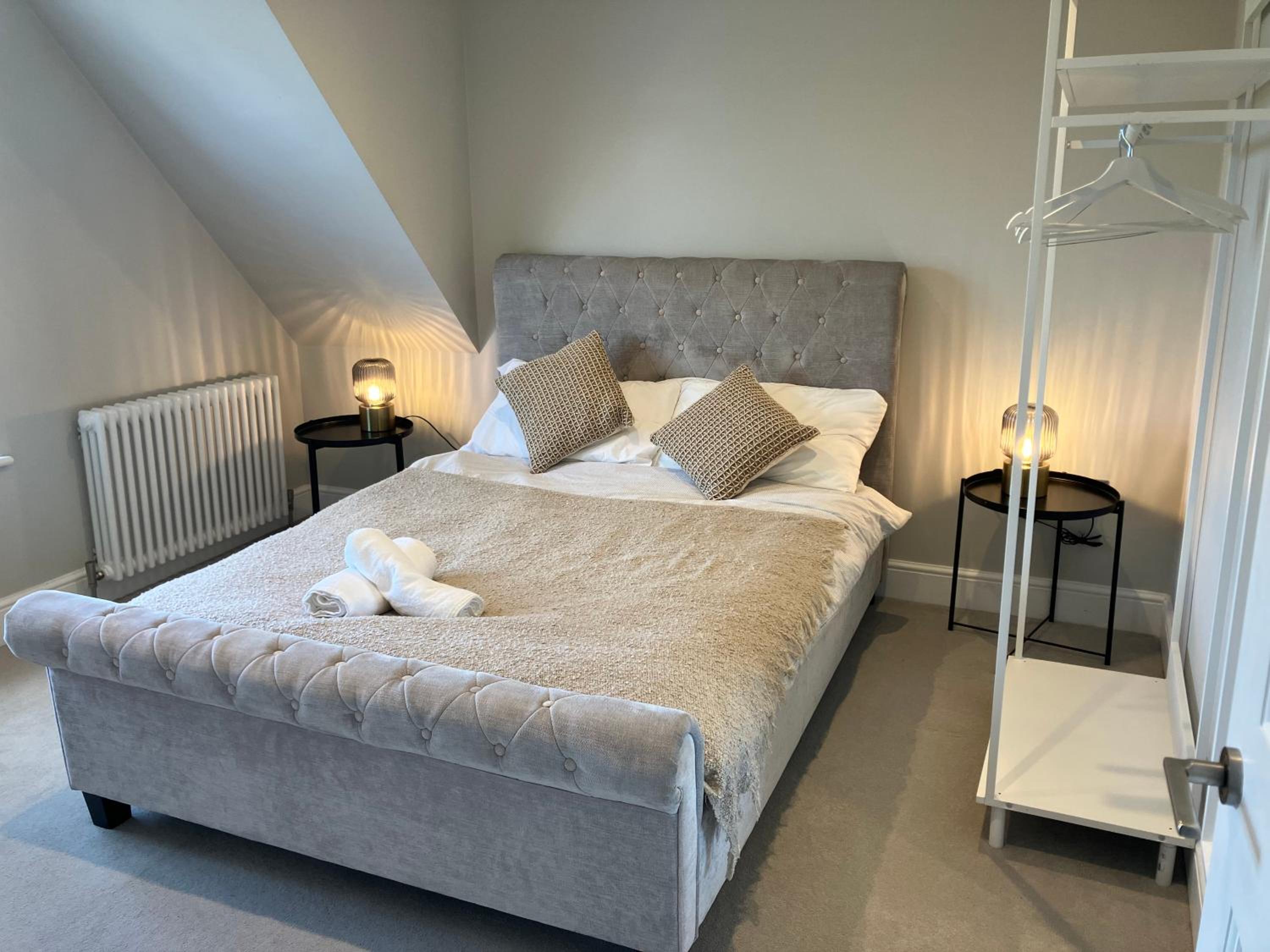 Stylish 1 Bed Flat with Private Terrace in Wimbledon - 3 The Queens