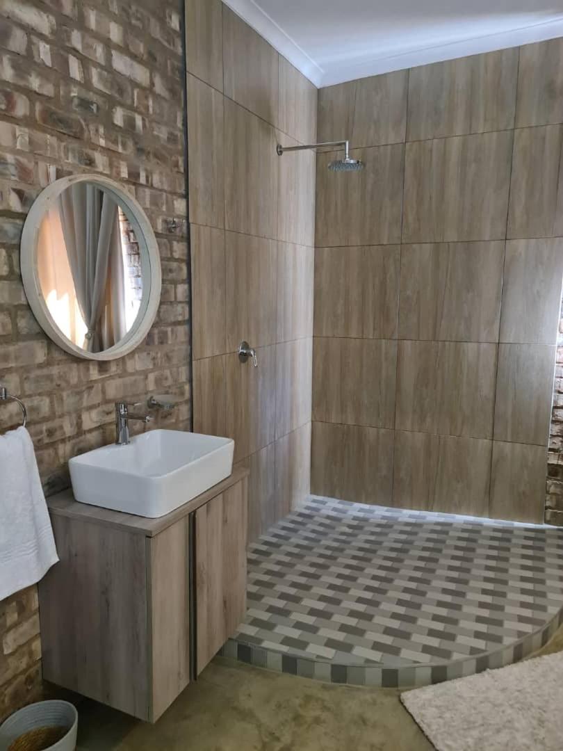 Arnhem Cave Lodge view 4