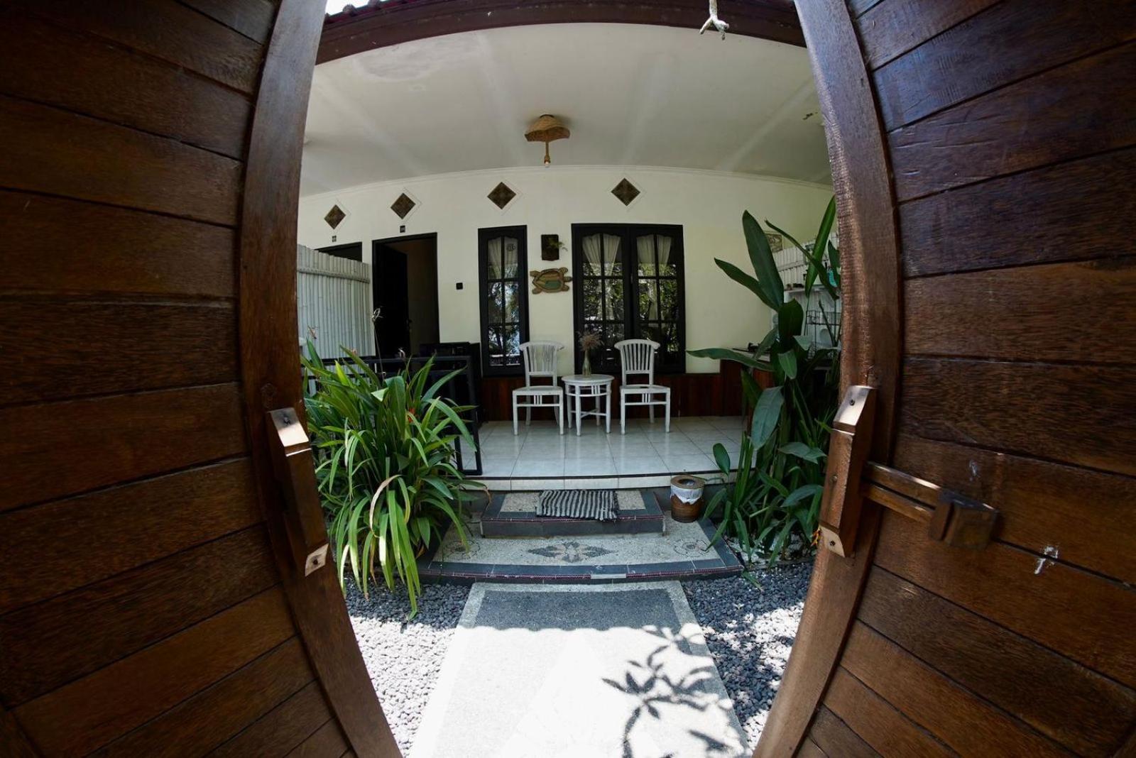 Jepun Villas 10 - One Bedroom with 3 beds and kitchen view 4