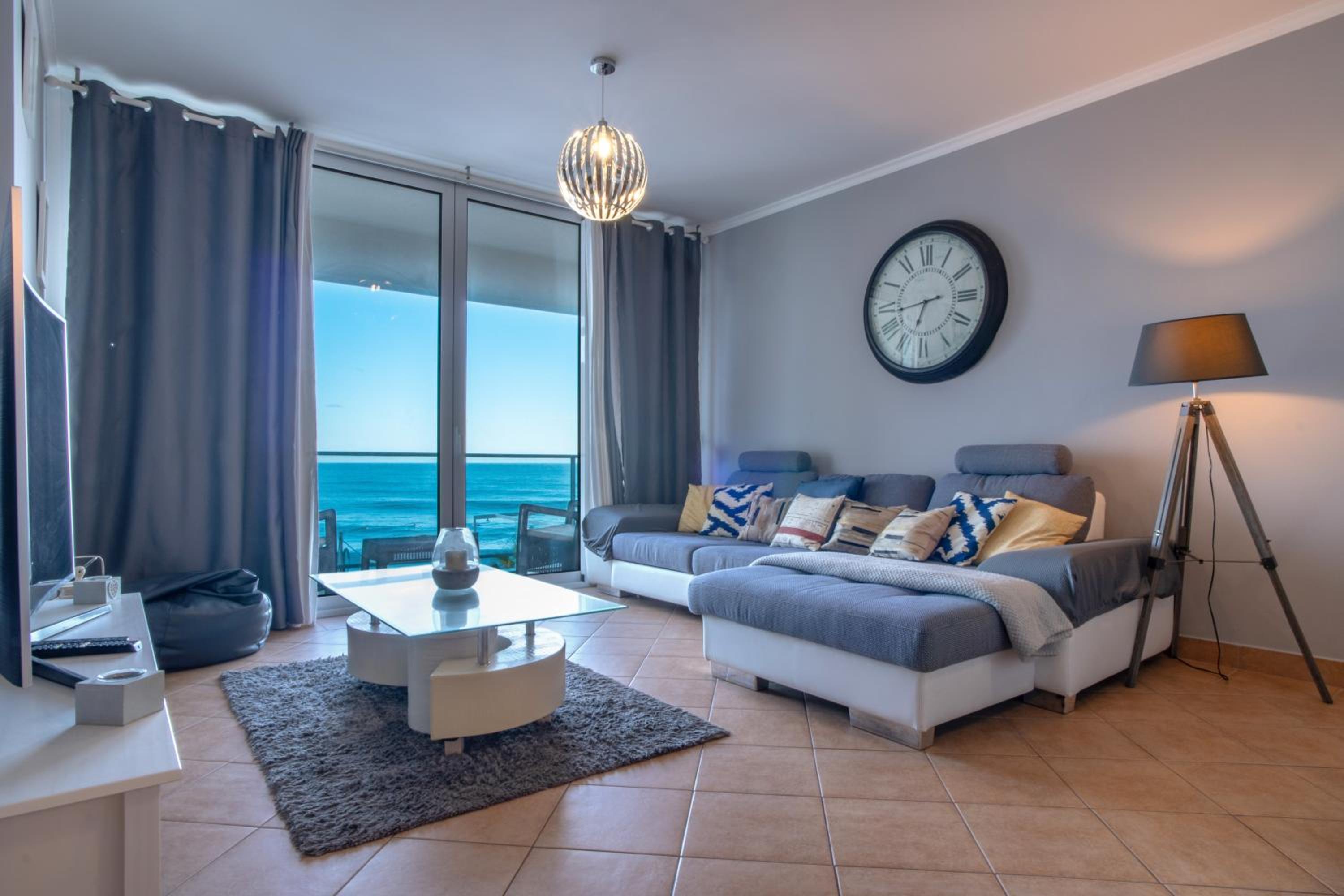 Apartment 7 on Paul do Mar Beach view 2