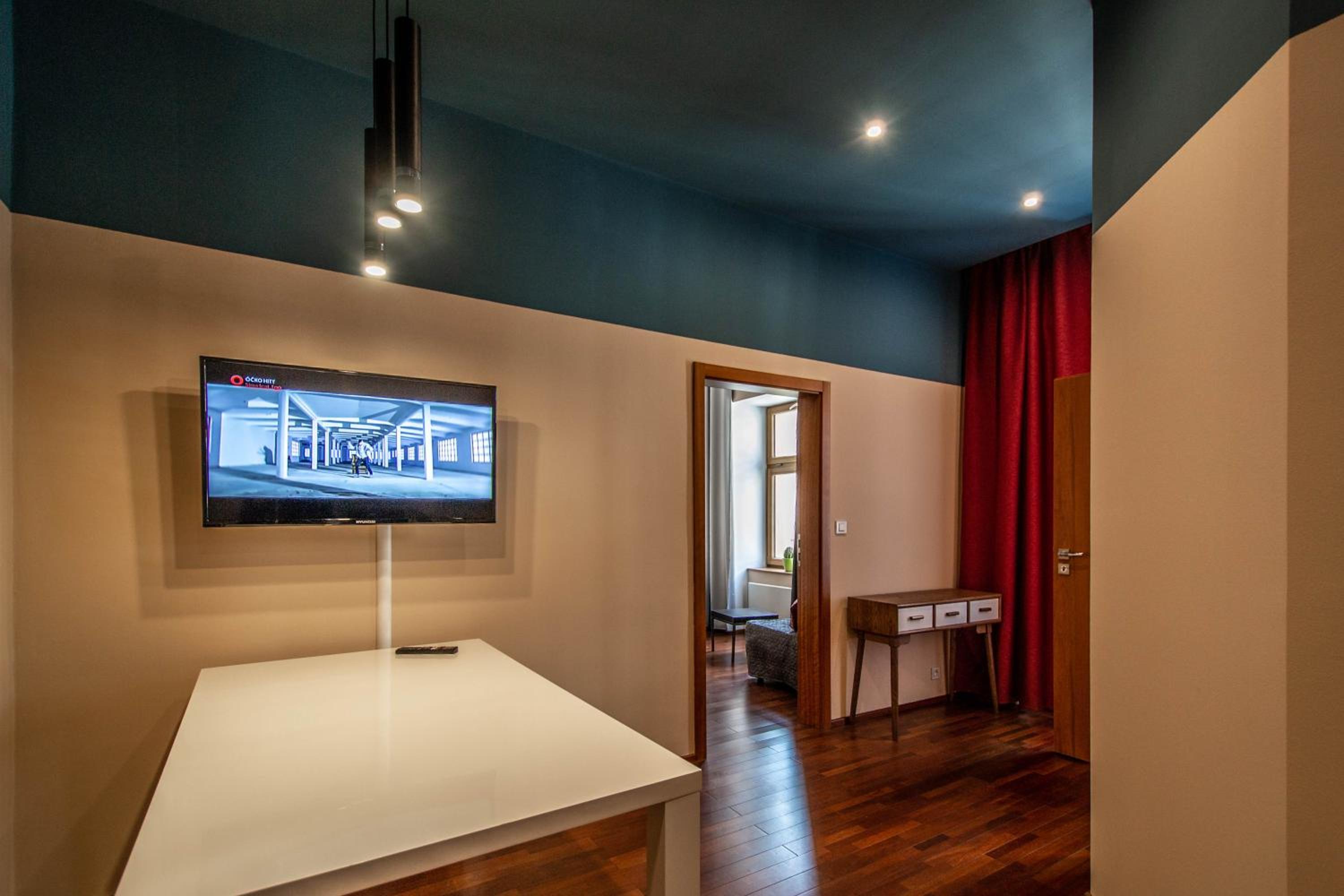 Wooden Design 2BDR Apartment near Eden Garden