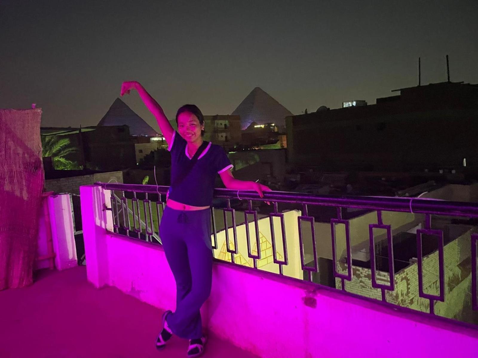 Jana Pyramids view inn