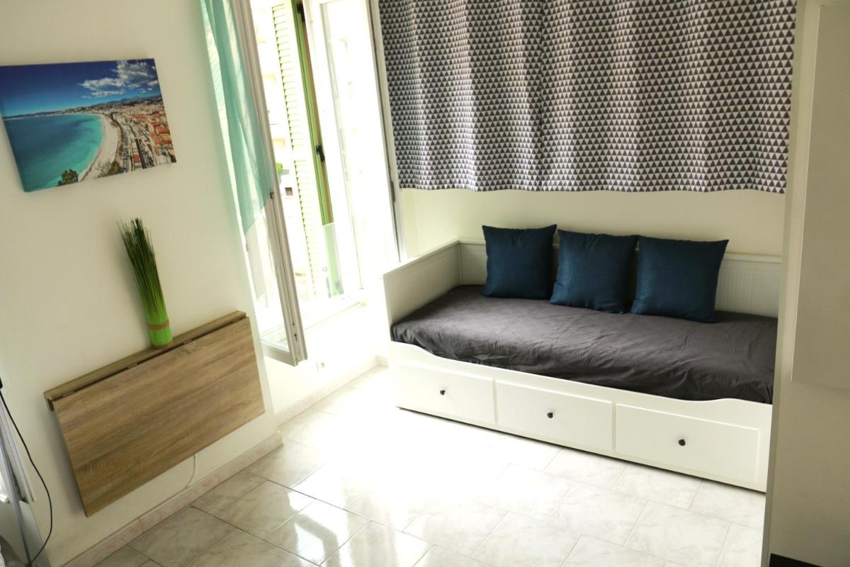 Studio cosy hypercentre à 500m de la plage photo 3