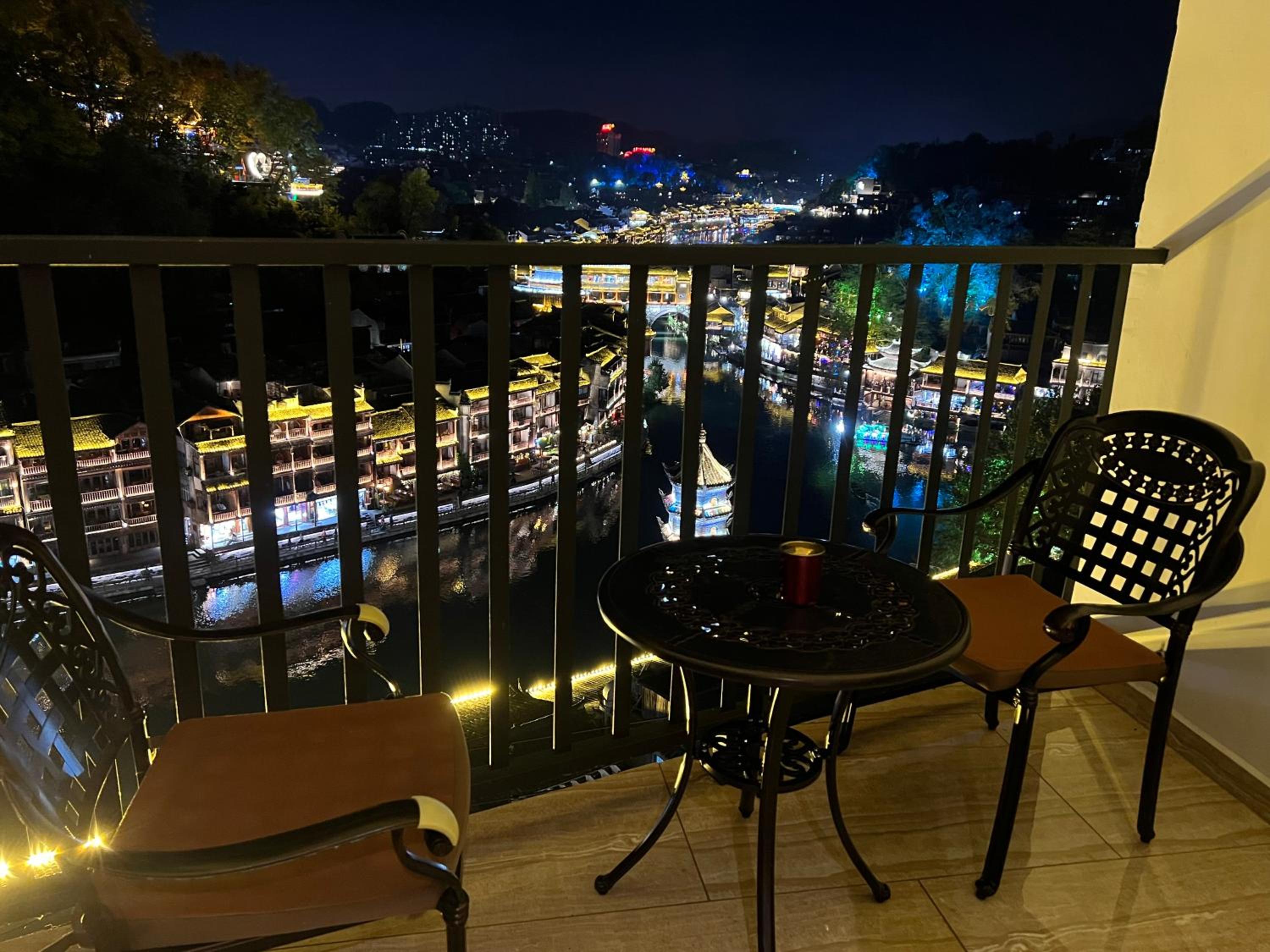 Phoenix Best River View B&B