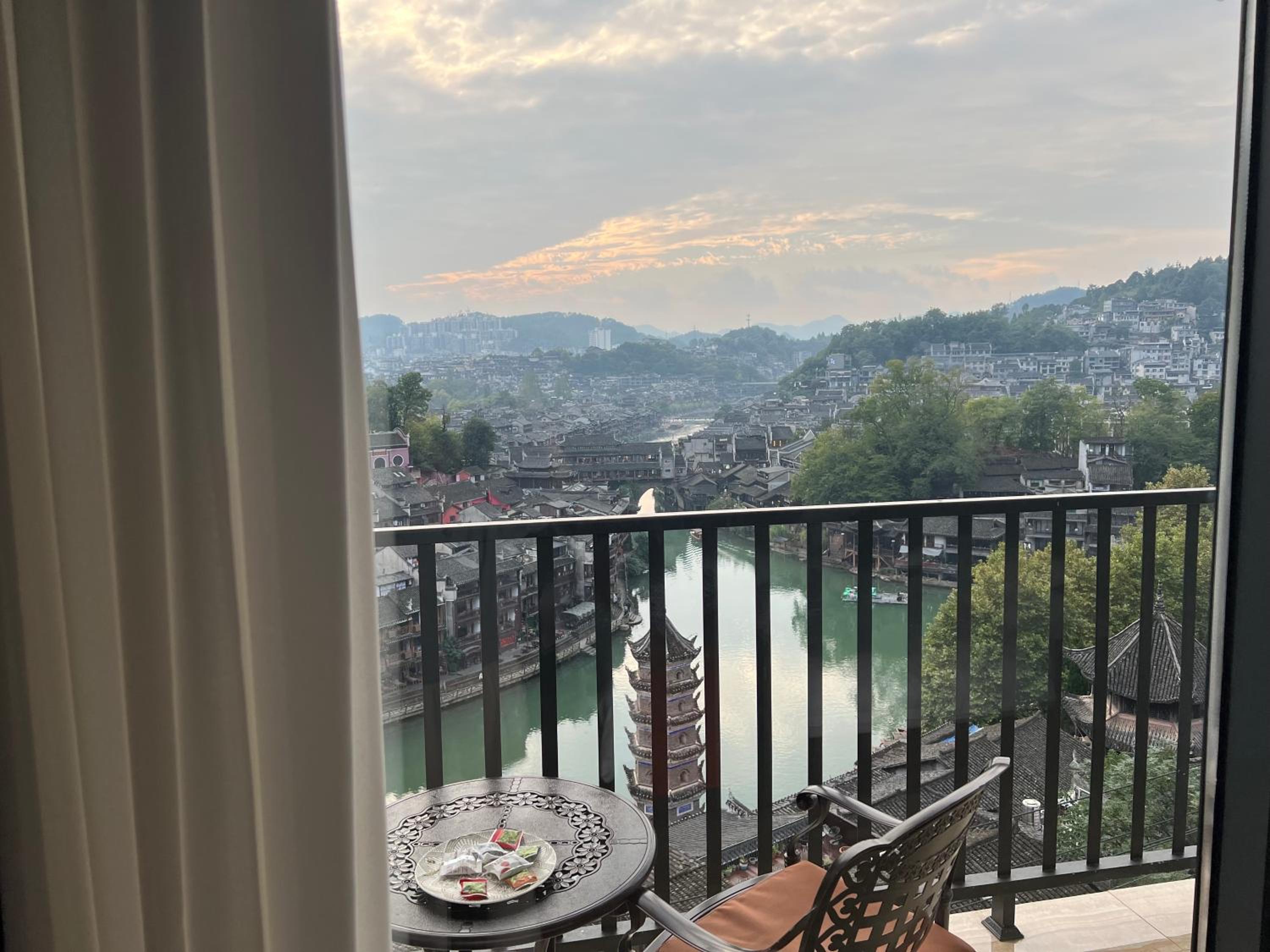 Phoenix Best River View B&B