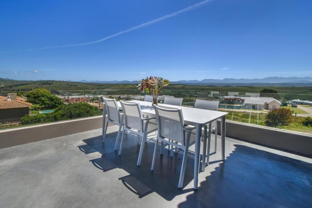 Hill House Plettenbergbay view 3