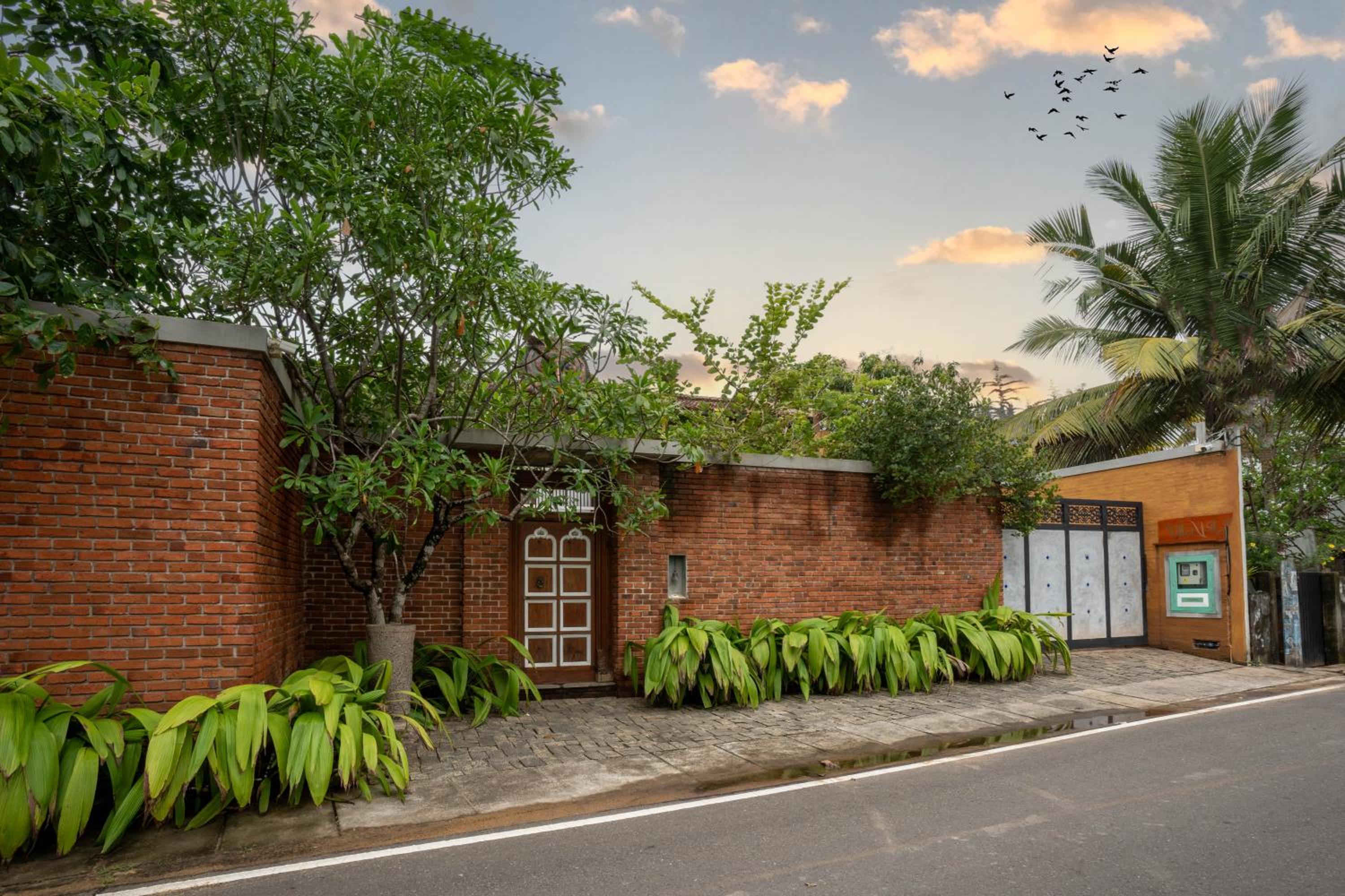 Hotel Villa V Kalutara - Image 1