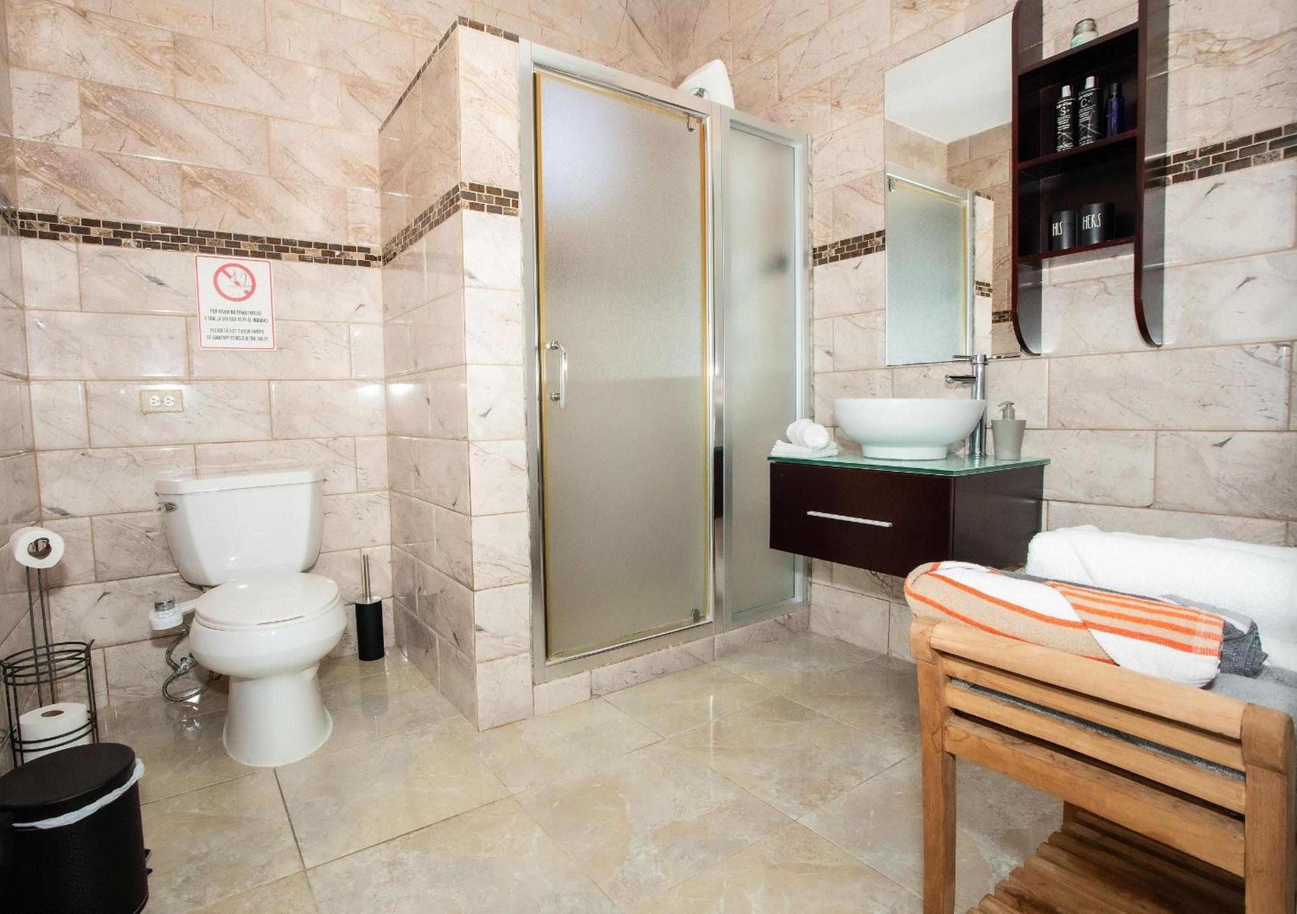 EcoMar Rentals 3/2: Cabo Rojo PR Beach & Pool view 4
