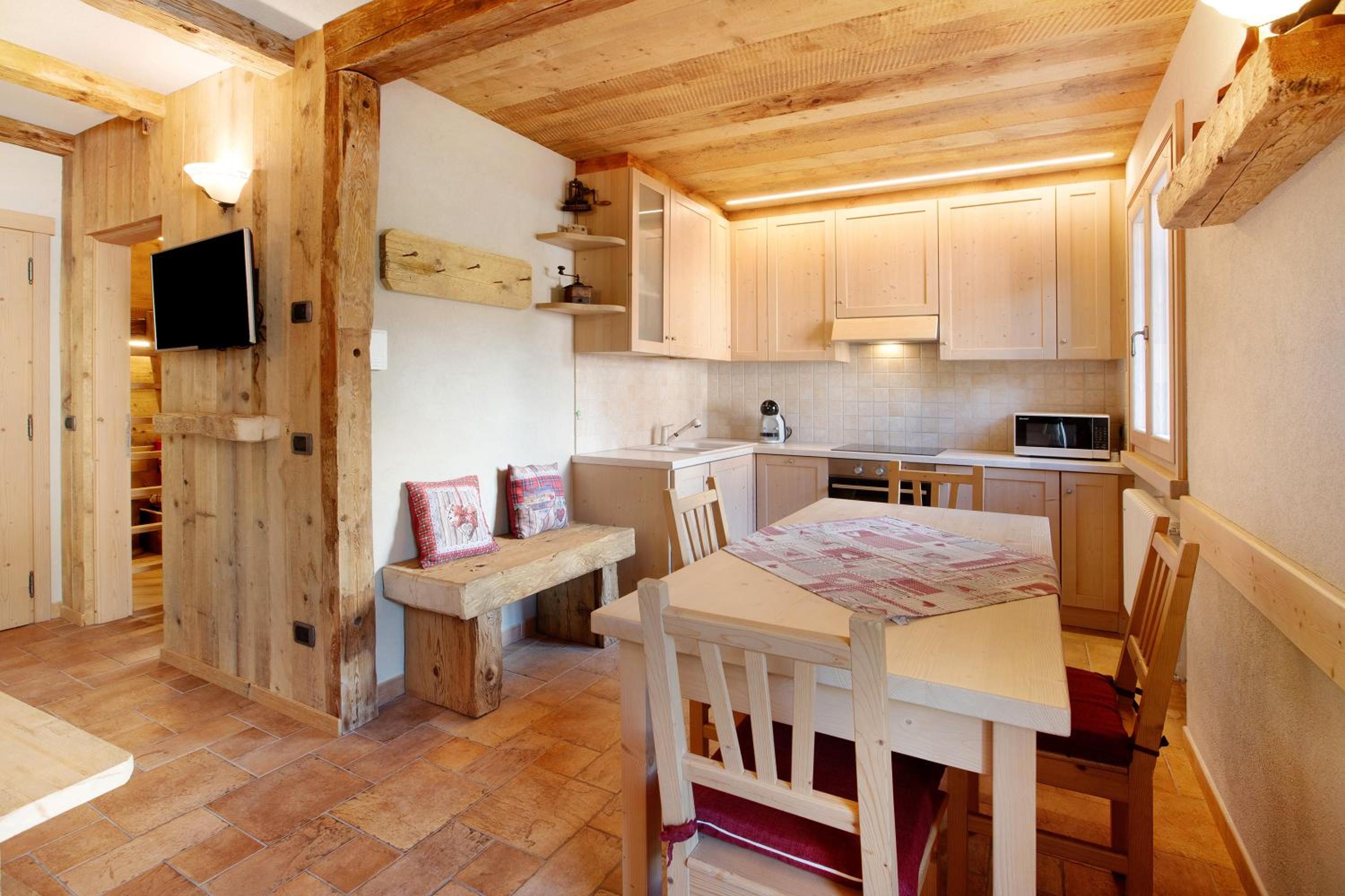 Casa Clus Bormio apartments 1 view 3