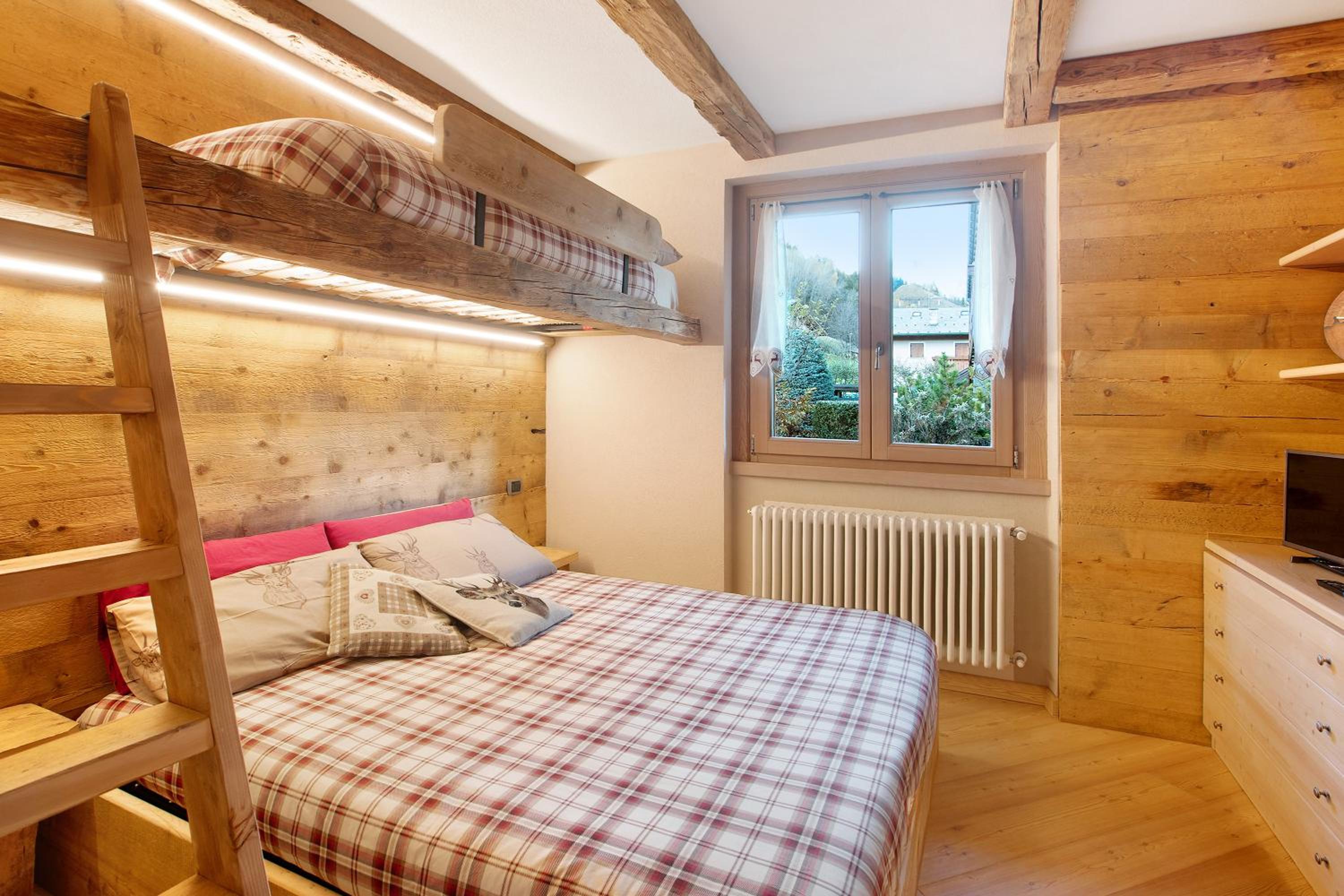 Casa Clus Bormio apartments 1 view 5