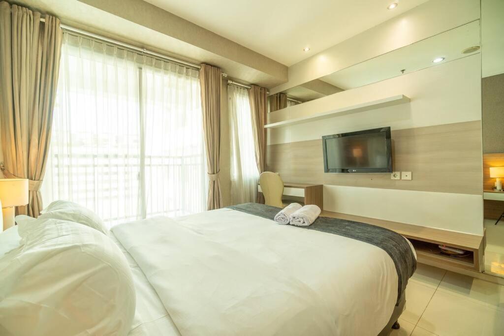 Bright & Stylish Studio in central Jakarta, SCBD view 2