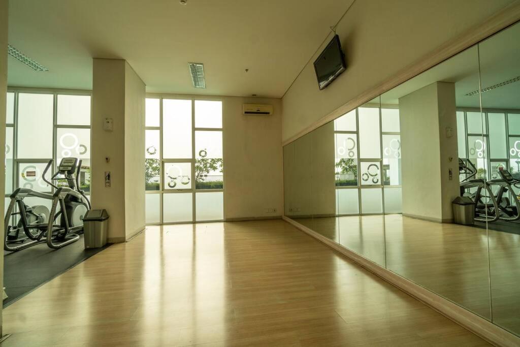 Bright & Stylish Studio in central Jakarta, SCBD view 4