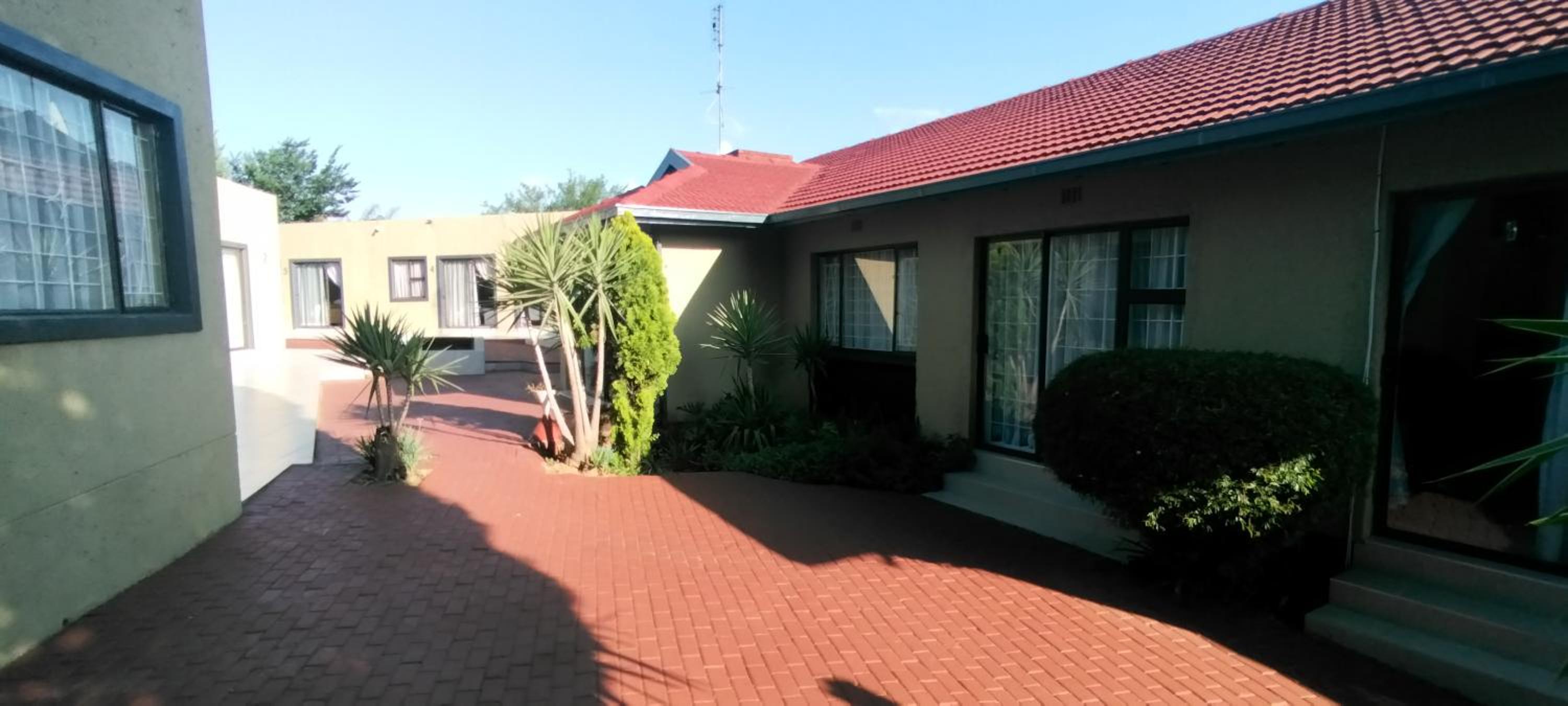 Zwelibanzi Guesthouse