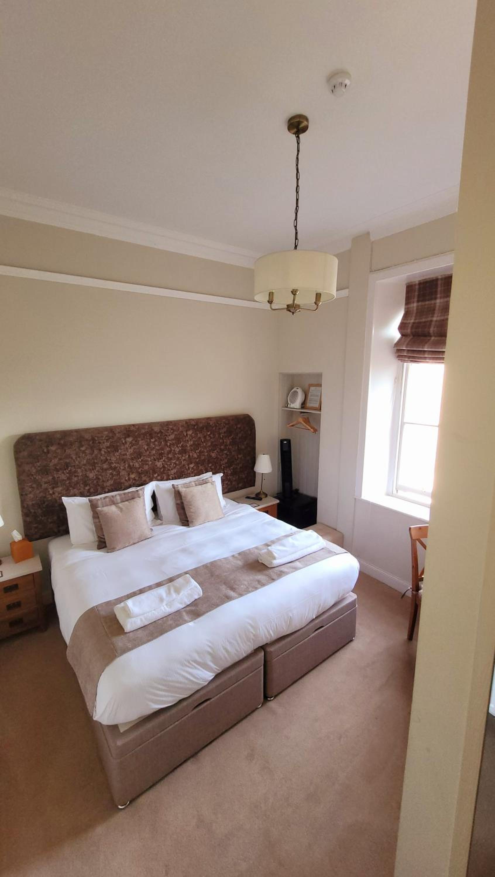 Dryburgh Arms Pub with Rooms