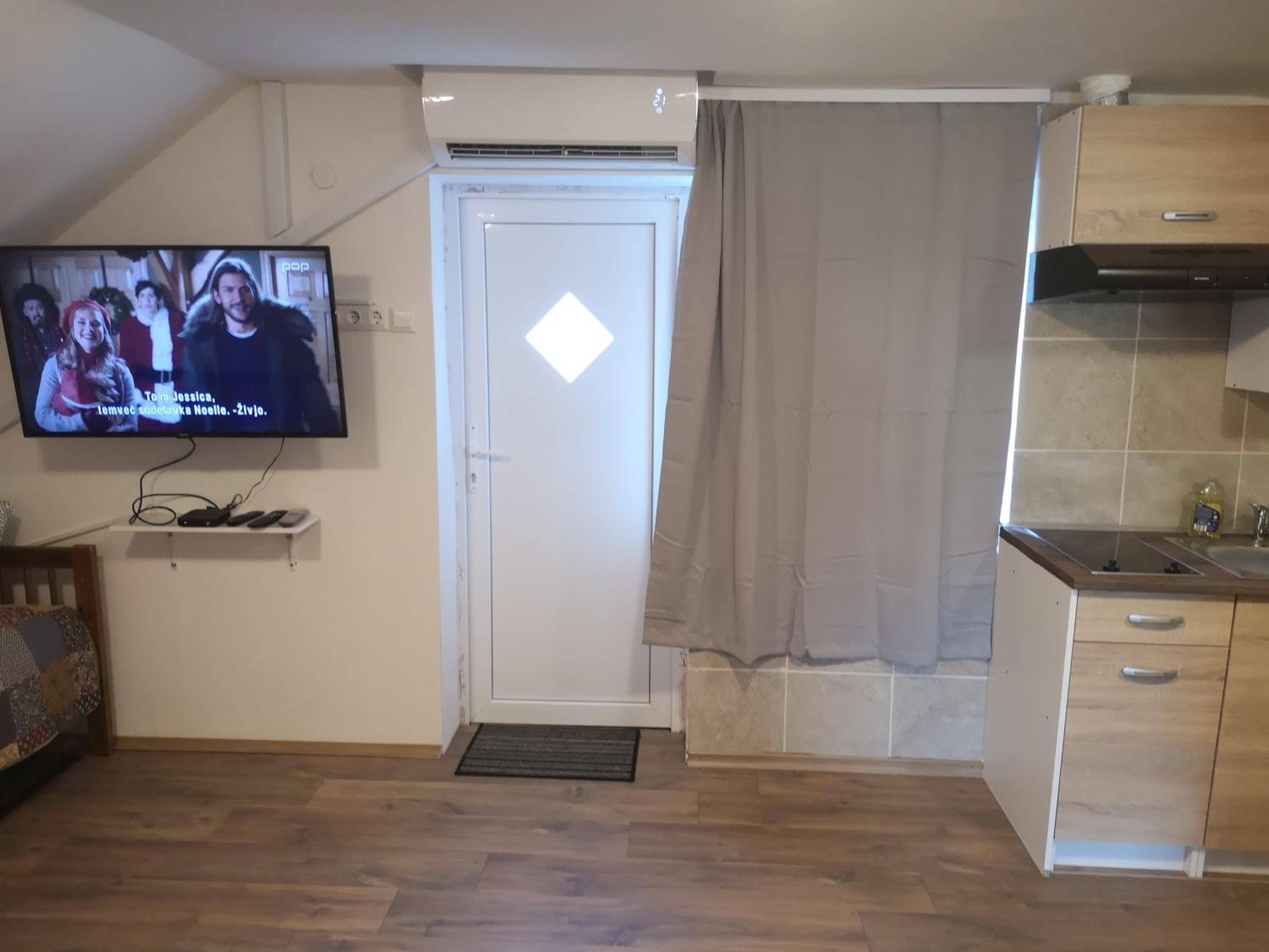 Small house in Celje view 4