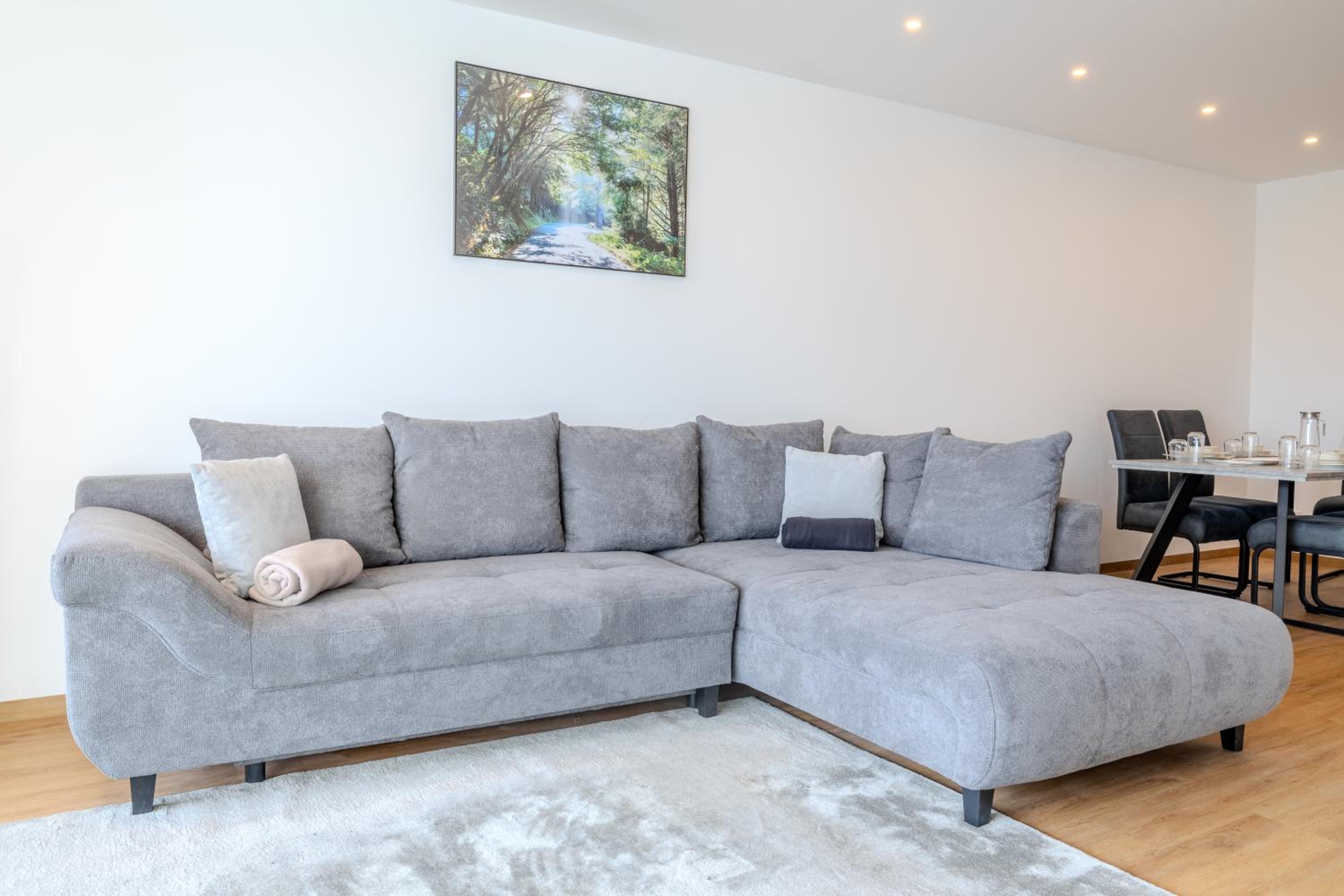 Premium Zuhause - Seeblick, Balkon, Pool & Seepromonade