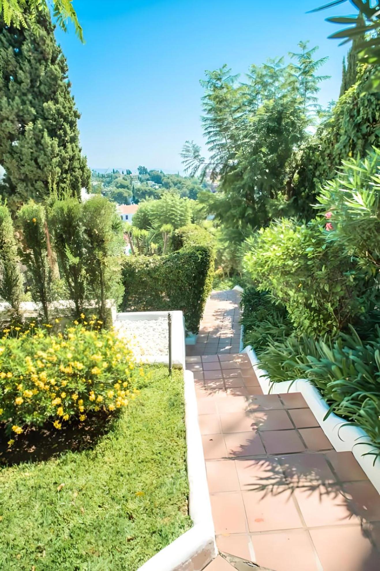 Gorgeous 2BR Apt. w/ Mountain View Puerto Banus view 4