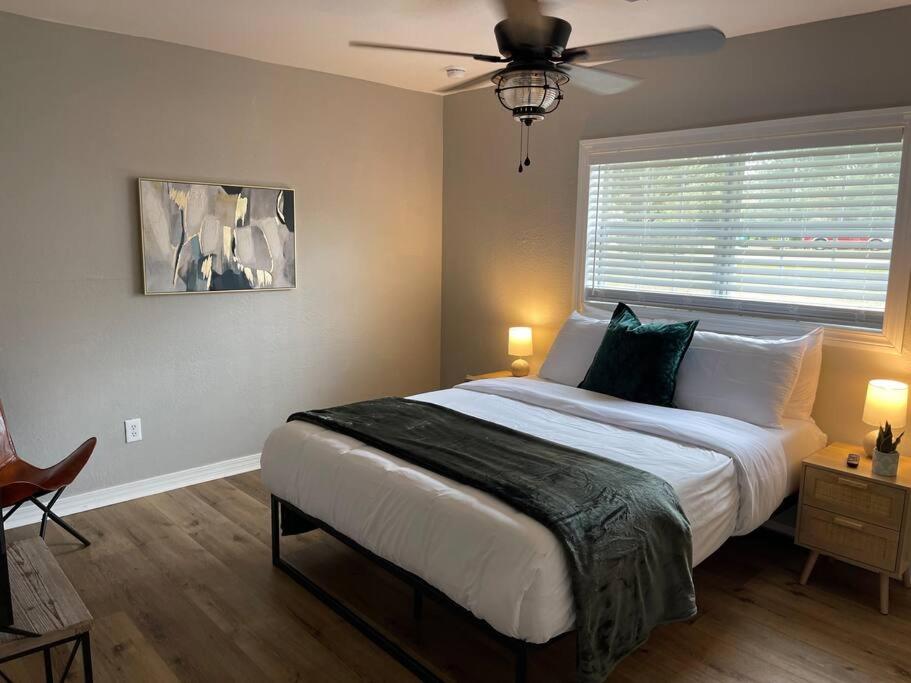 Southern Charm At It's Finest! view 4
