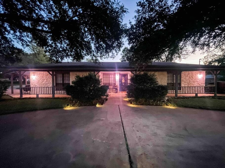 Spacious Austin Retreat for Families & Groups