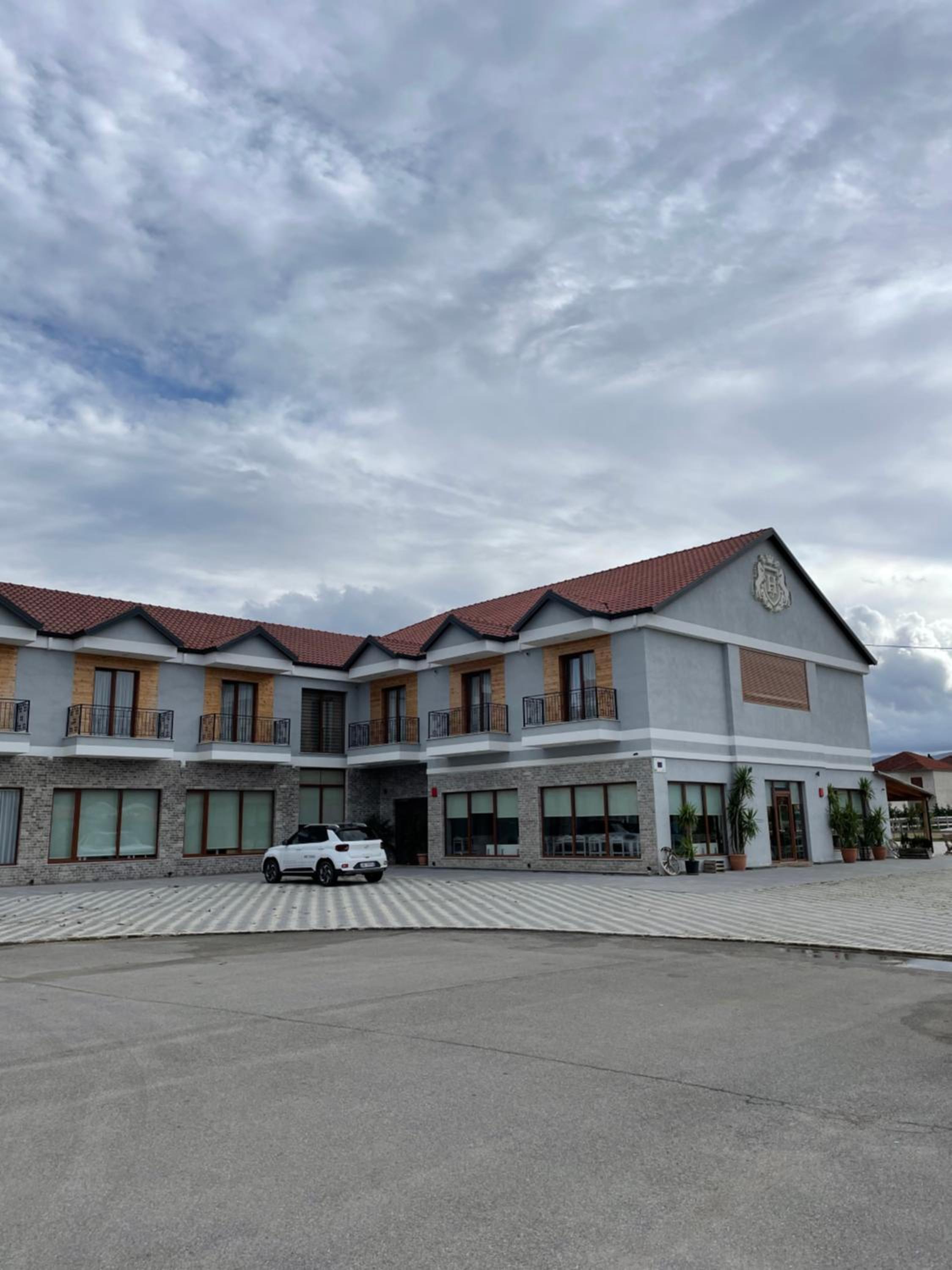 Hotel House of Horses Shtepia e Kuajve - Image 1