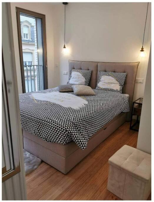 One bedroom with Terrace and Parking view 3