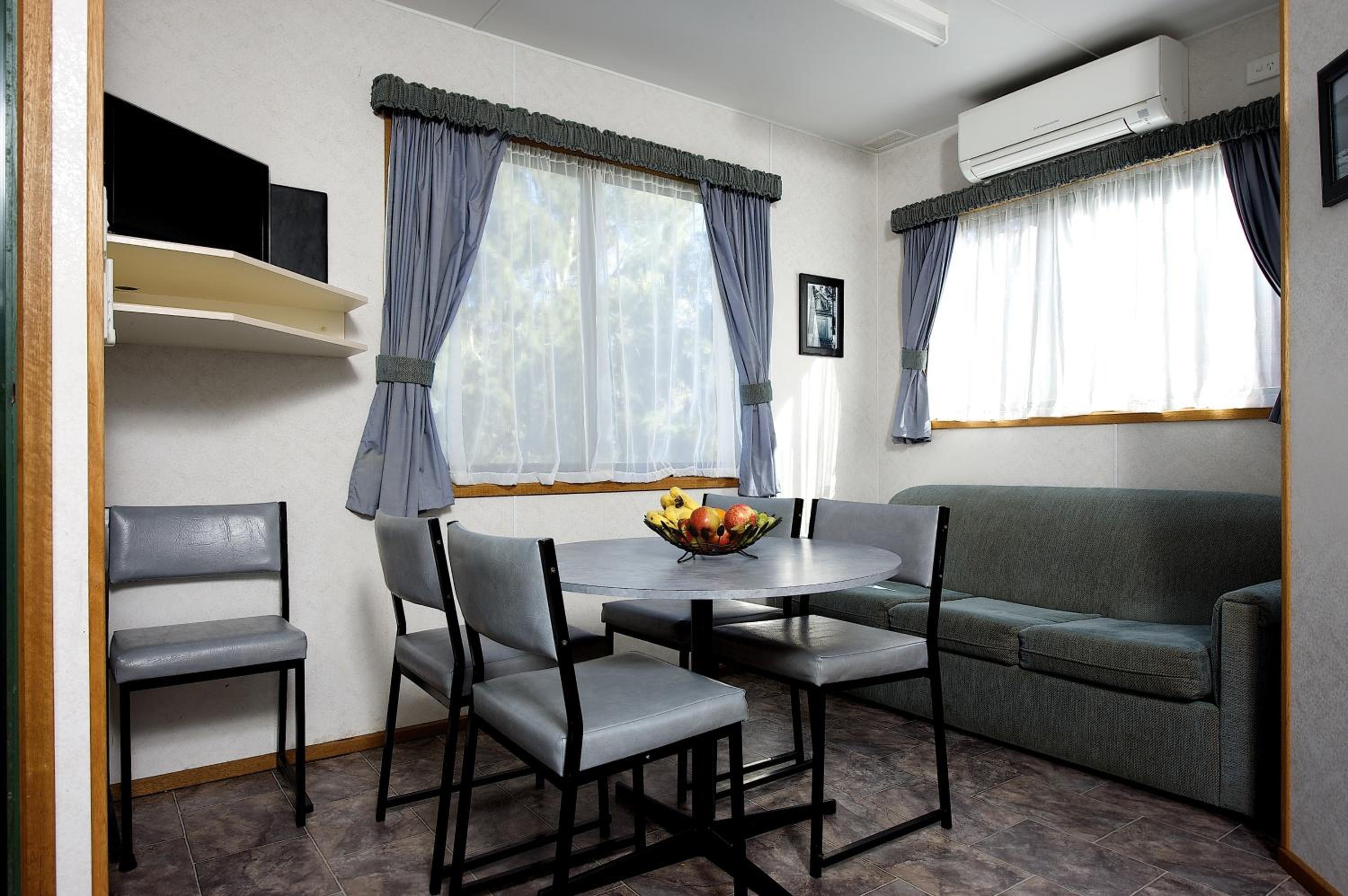 Lakes and Craters Holiday Park