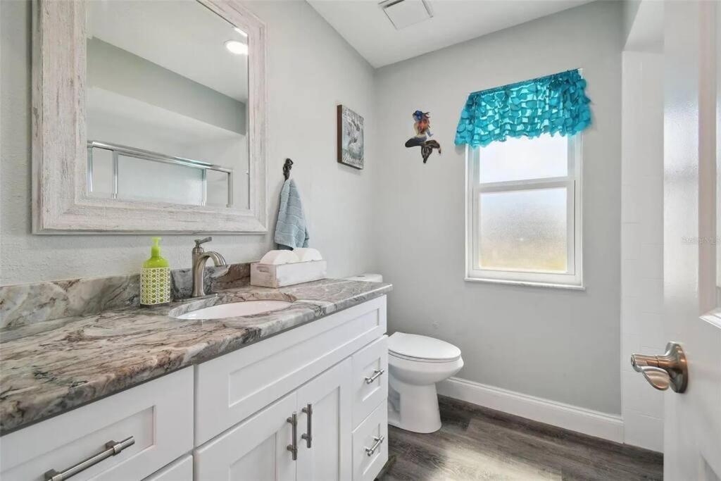 3bed3bath Waterfront Home with an Amazing View! view 5