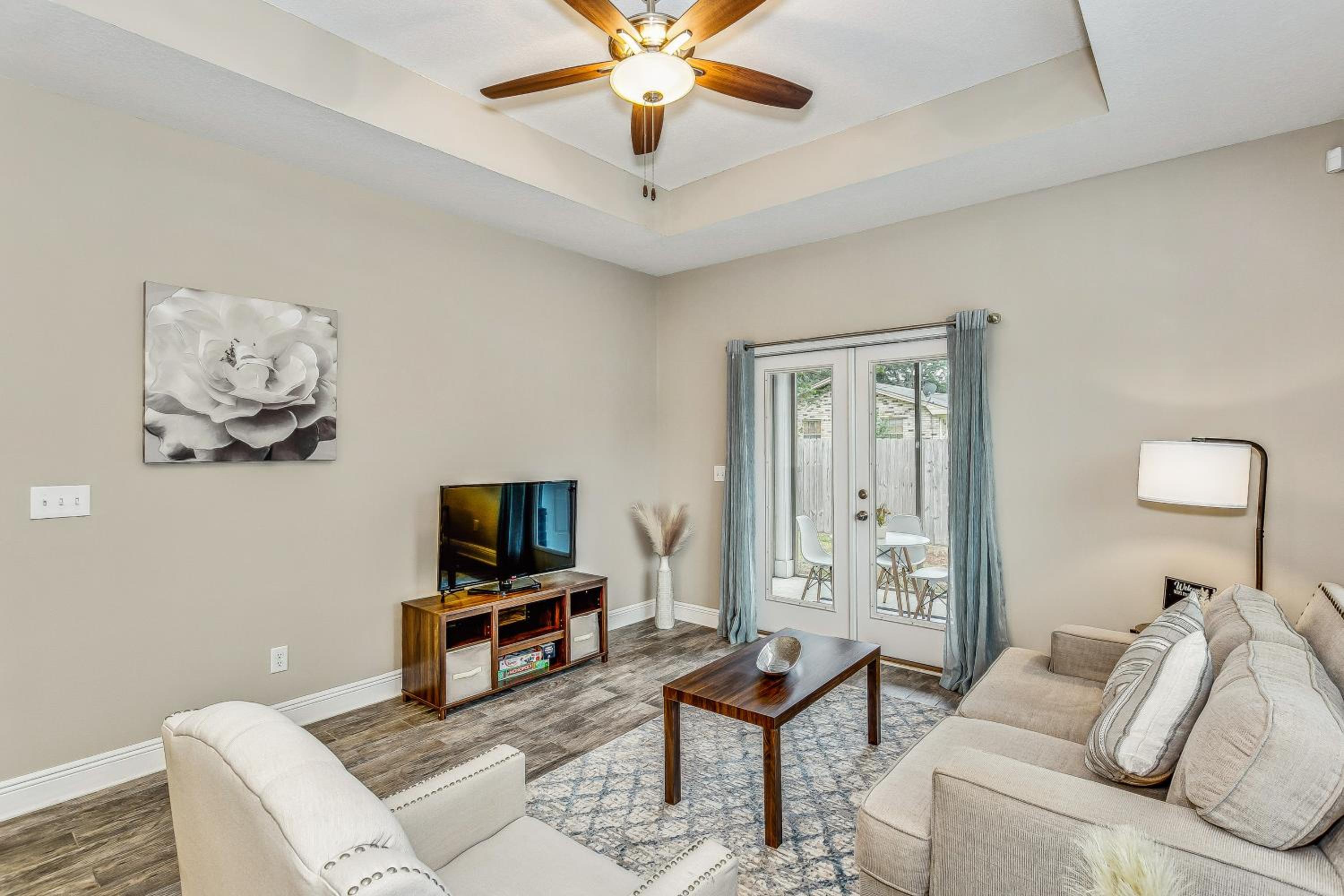Lovely Townhome in Pensacola - Cozy & Modern Retreat view 5