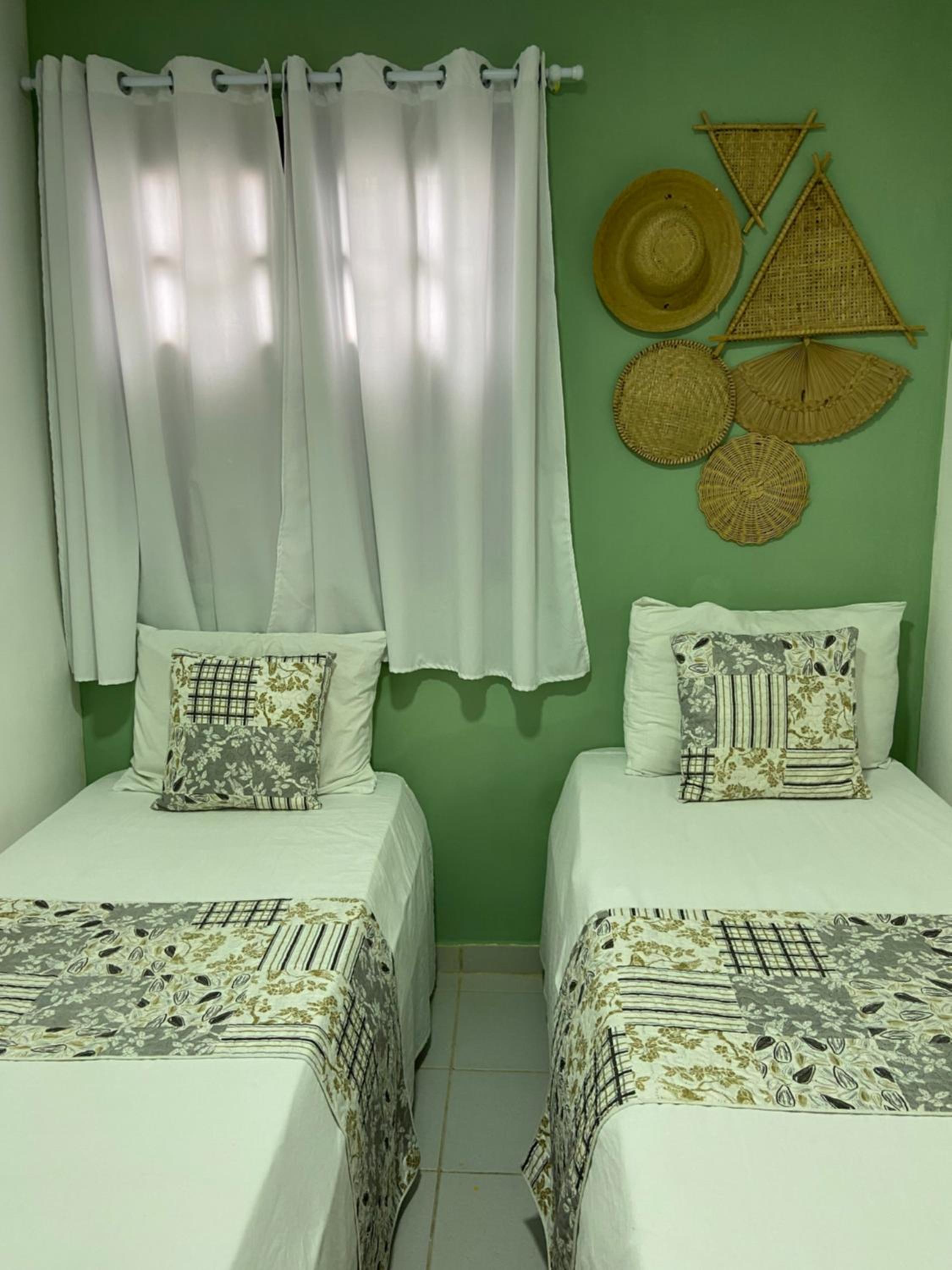 Duplex em condomínio no Barra Mar