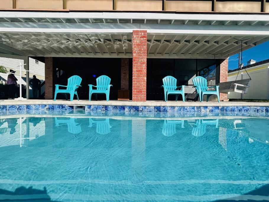 Waterfront HomeHeated PoolKayaksAccess to Golf